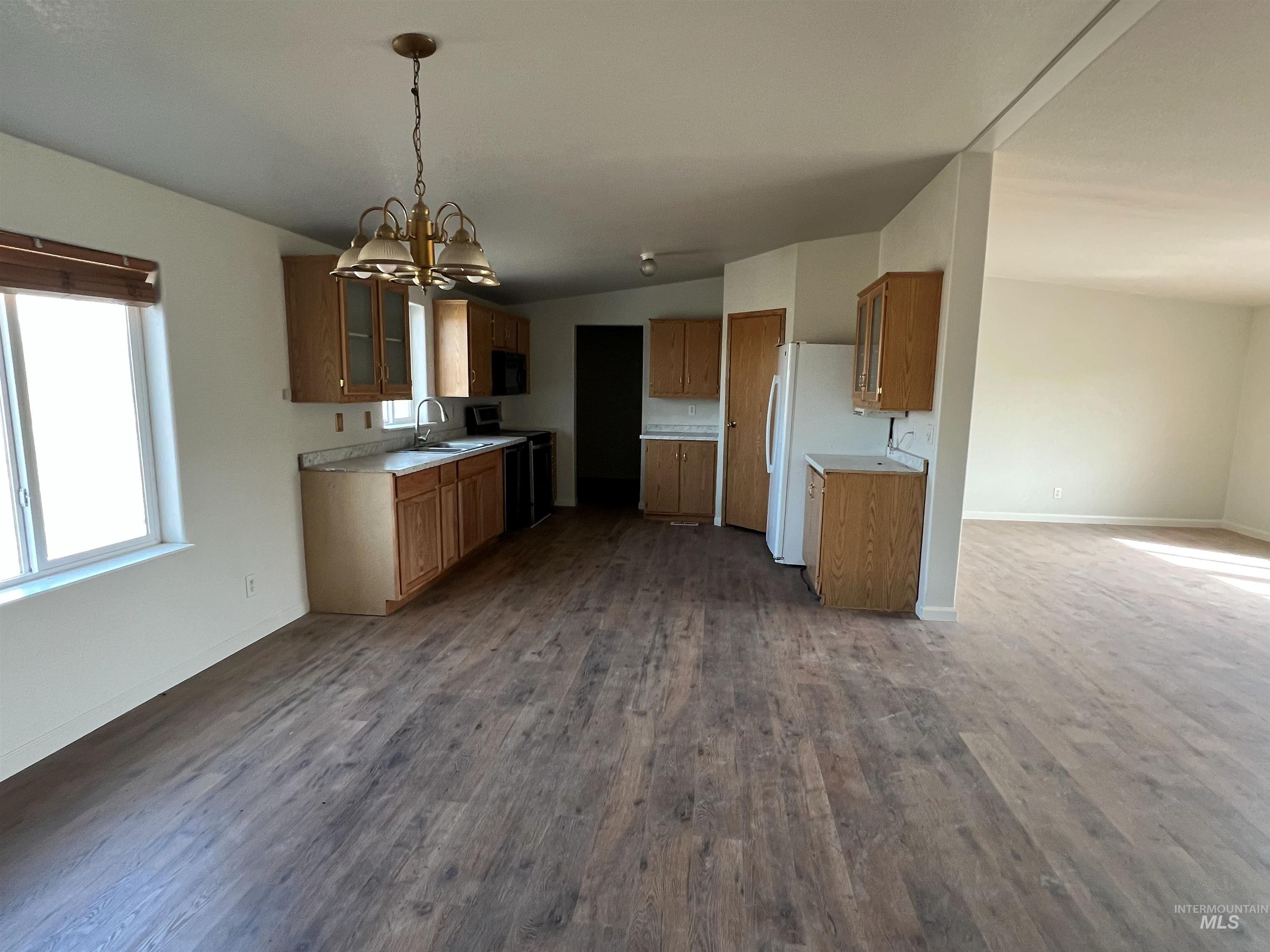 2216 Ben Ross Property Photo 20