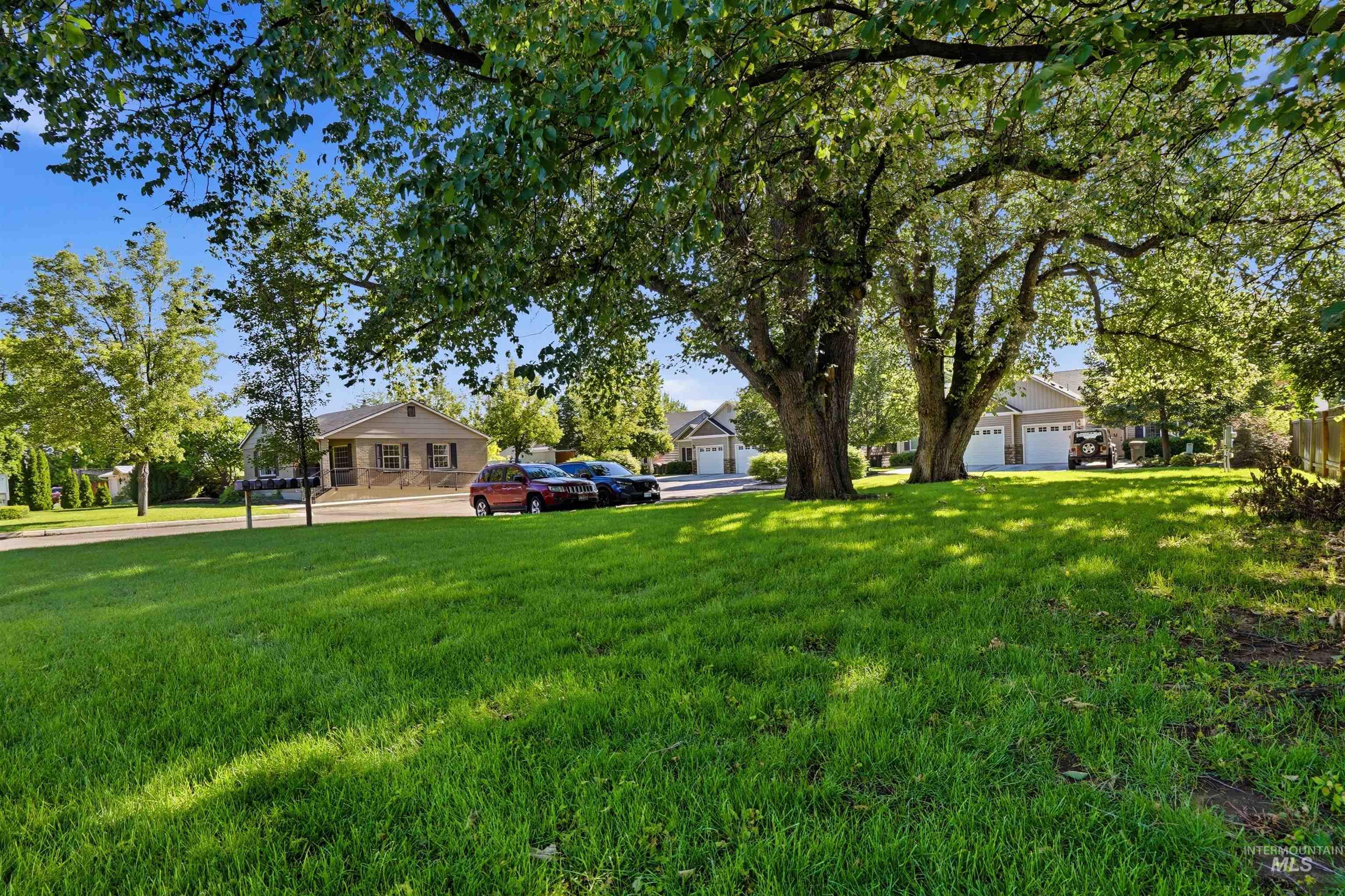 2490 N Locust Grove Property Photo 37