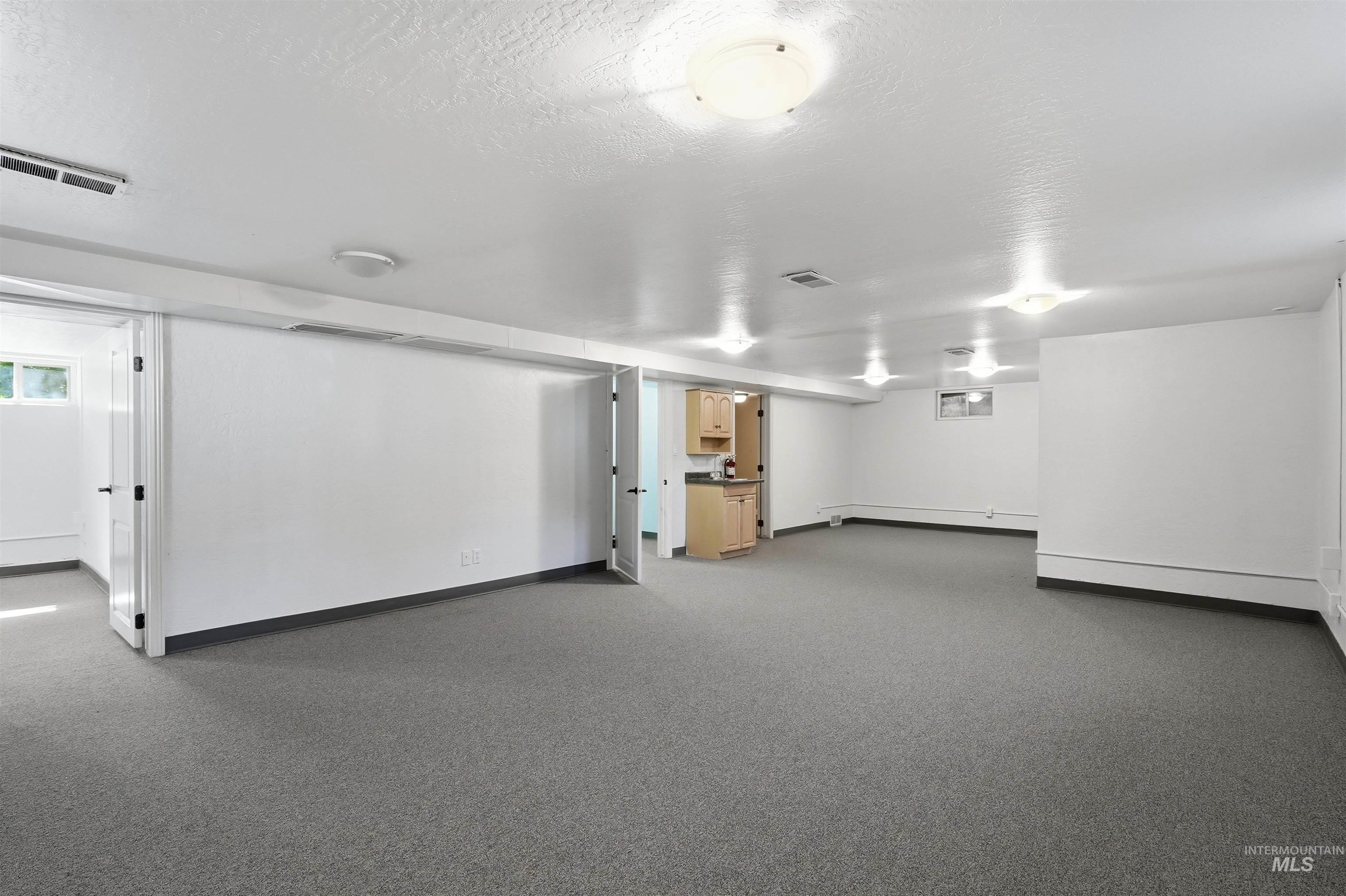 2490 N Locust Grove Property Photo 41