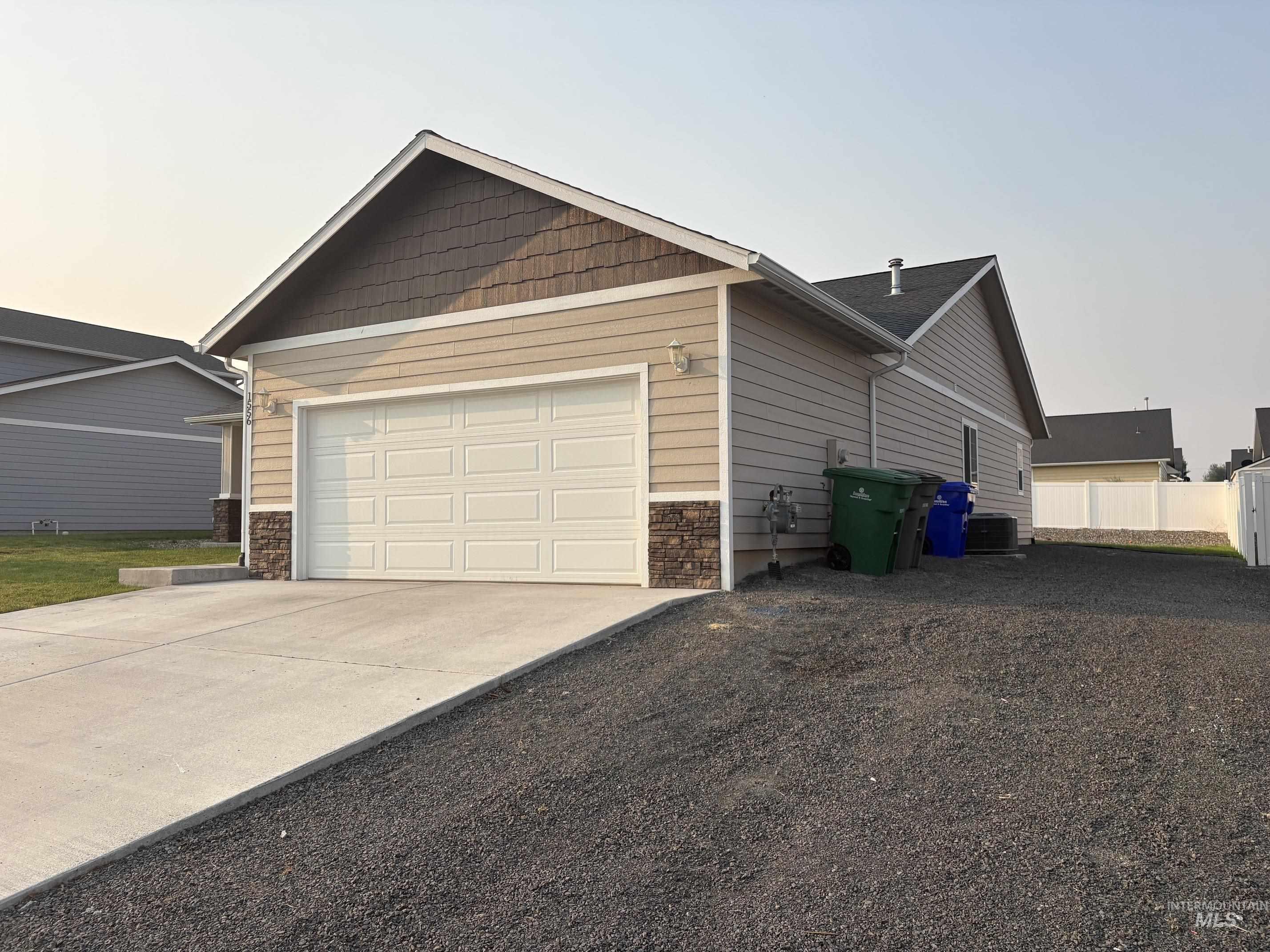 1556 Discovery Drive Property Photo 2
