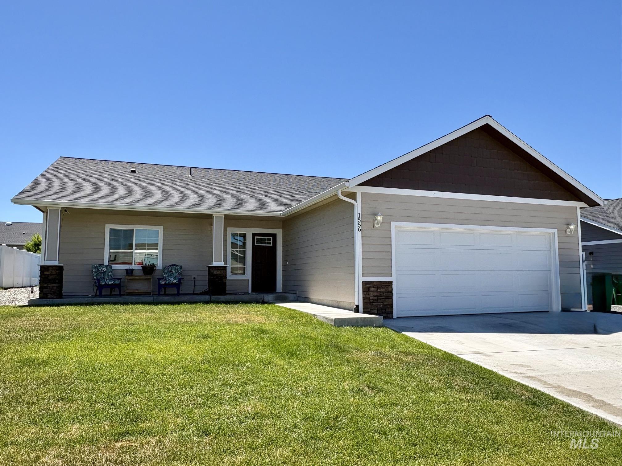 1556 Discovery Drive Property Photo 3