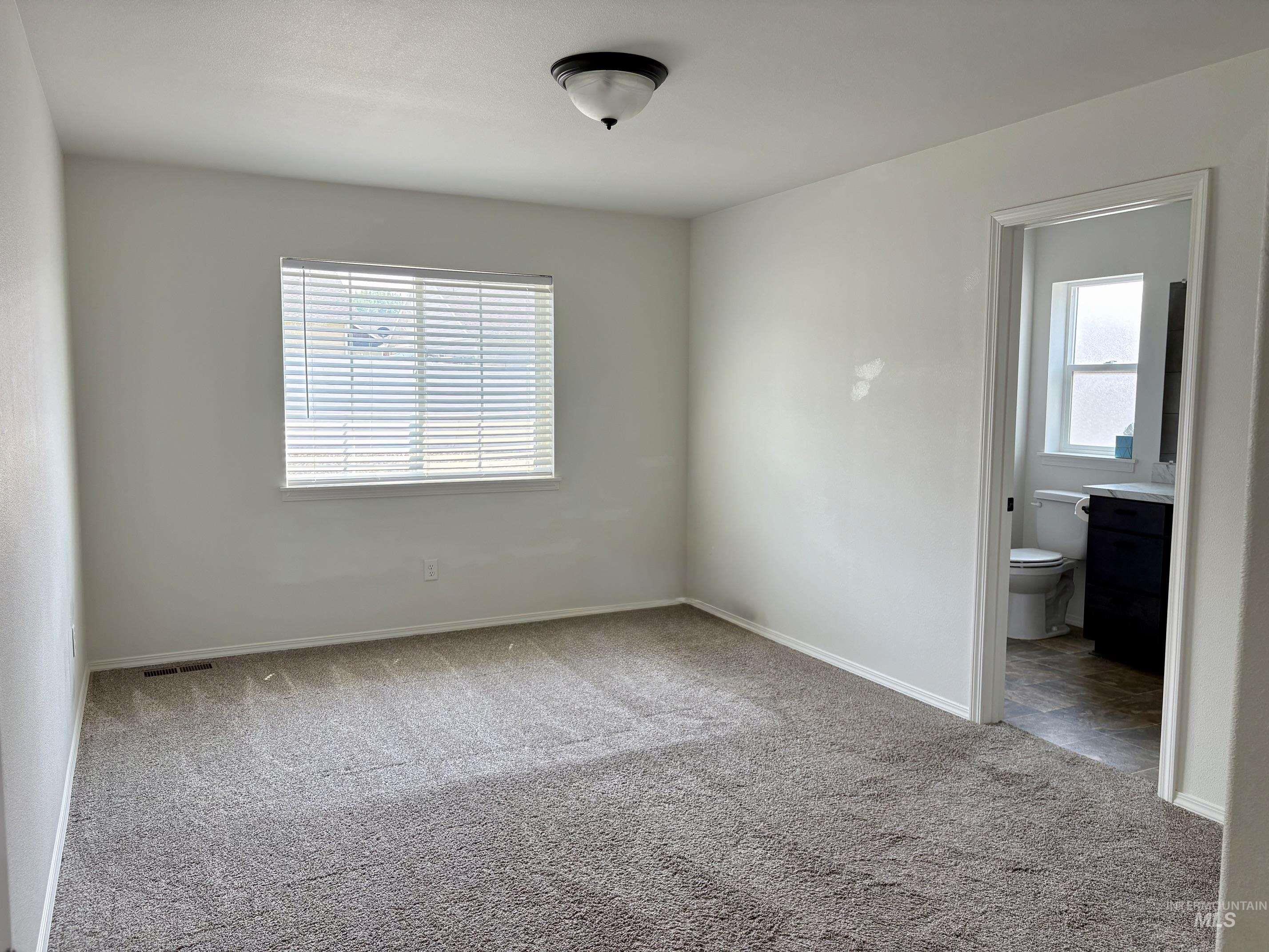 1556 Discovery Drive Property Photo 9