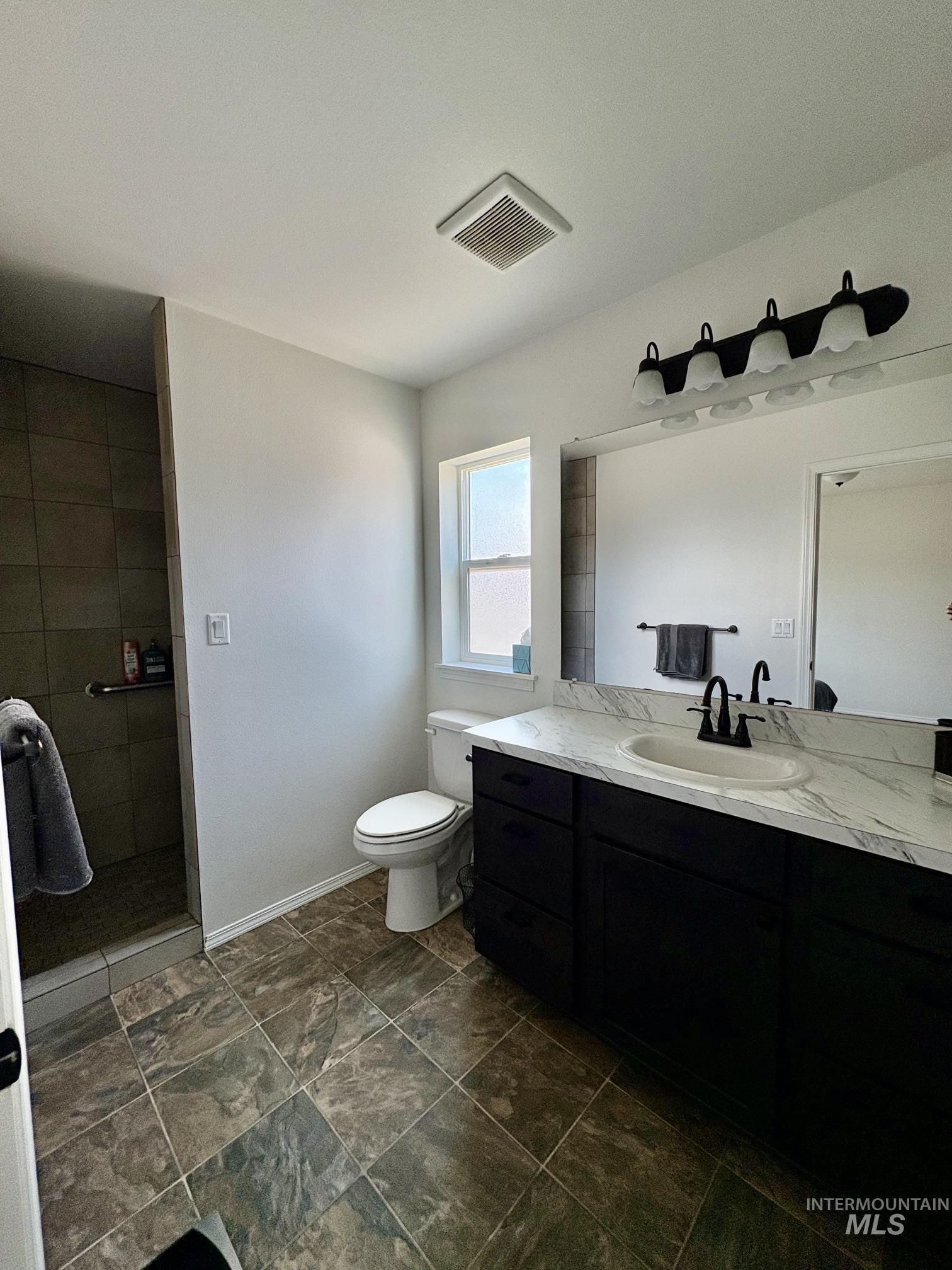 1556 Discovery Drive Property Photo 10