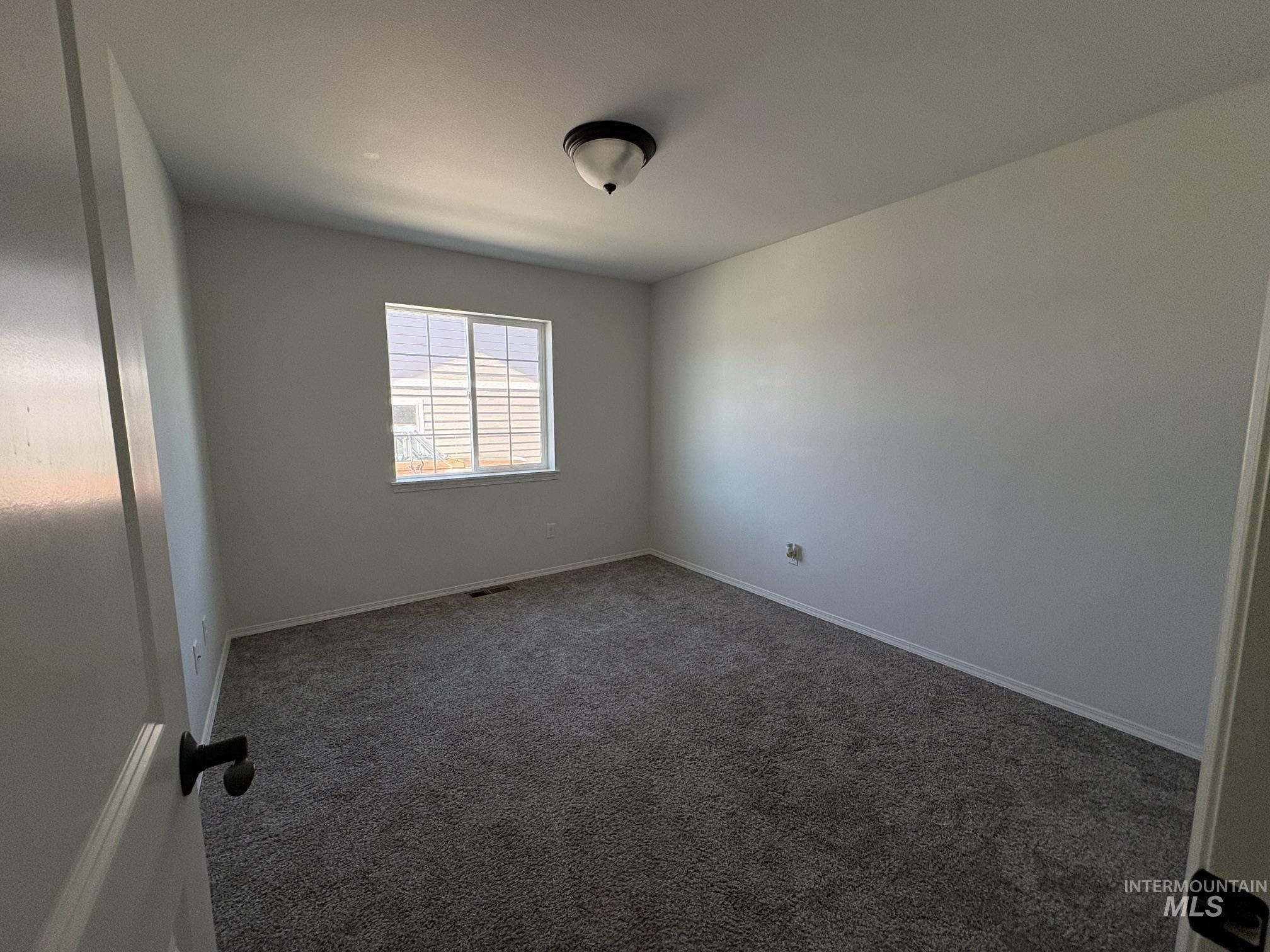 1556 Discovery Drive Property Photo 11
