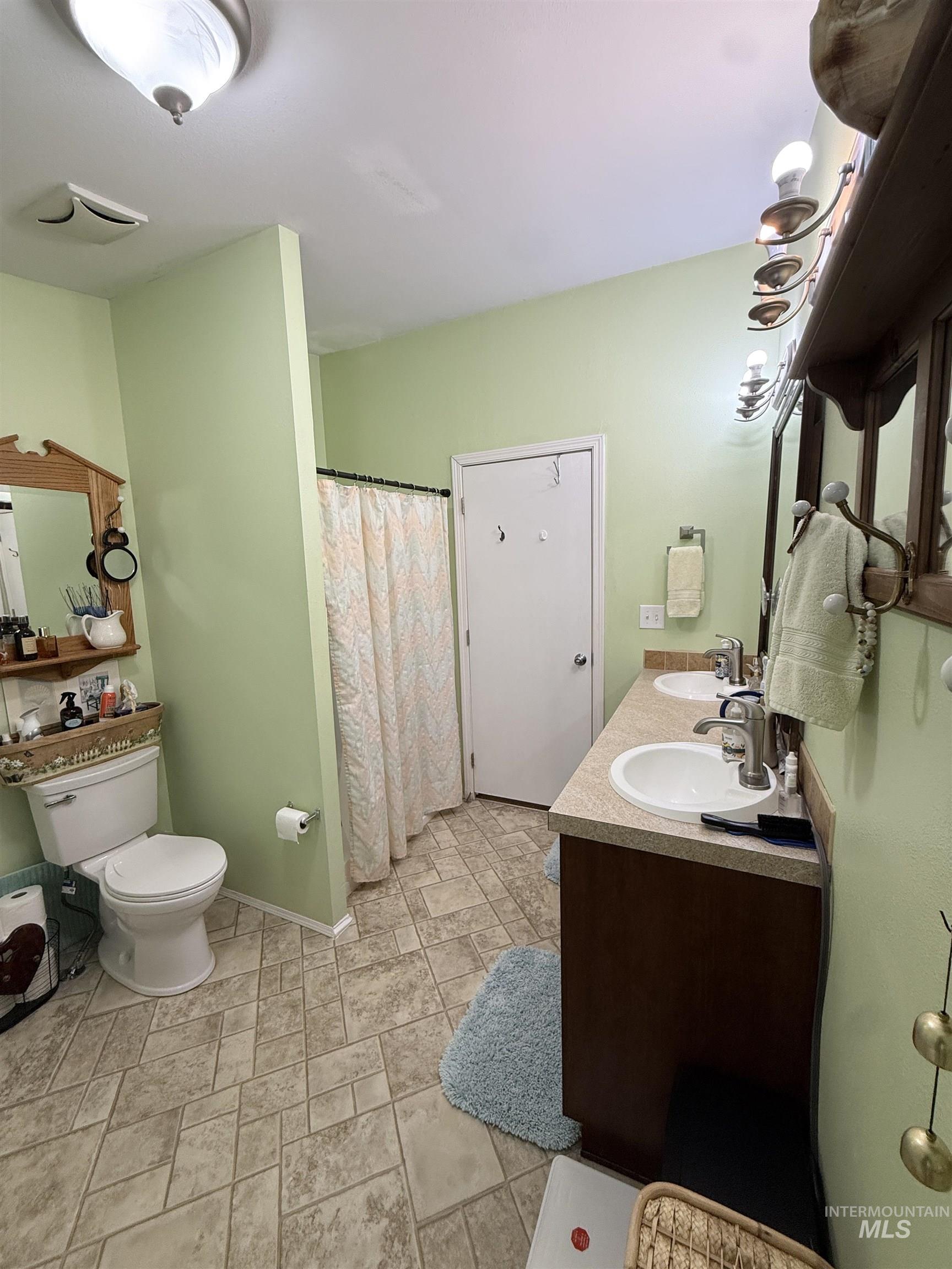 2750 Alden Rd #12 Property Photo 11