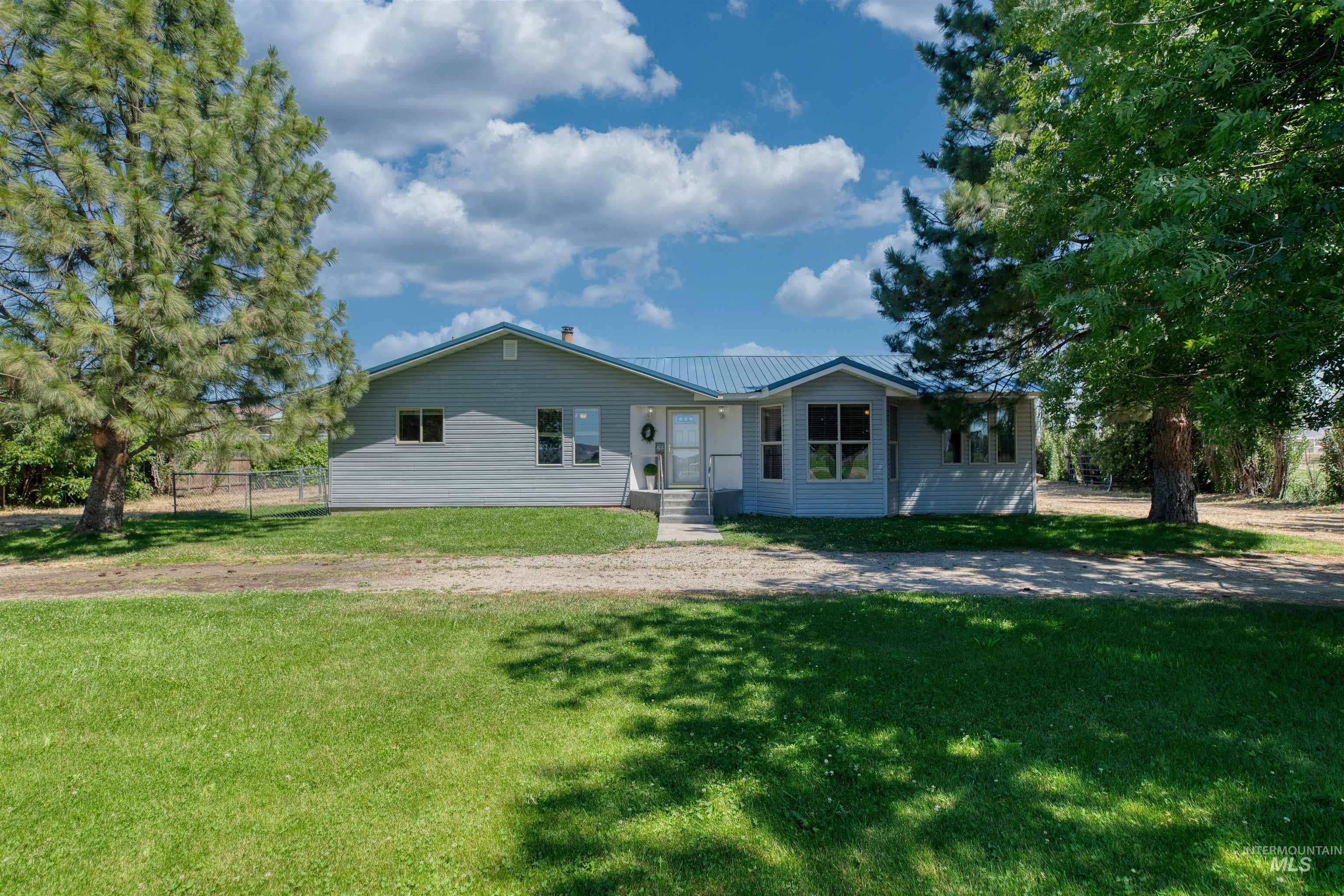 3592 W Idaho Blvd Property Photo 1