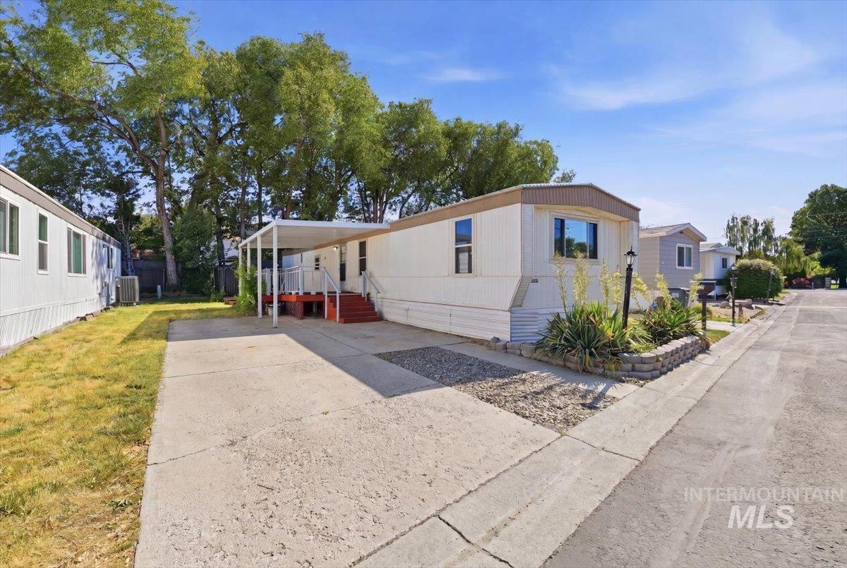 2308 S Naclerio Ln Property Photo 2