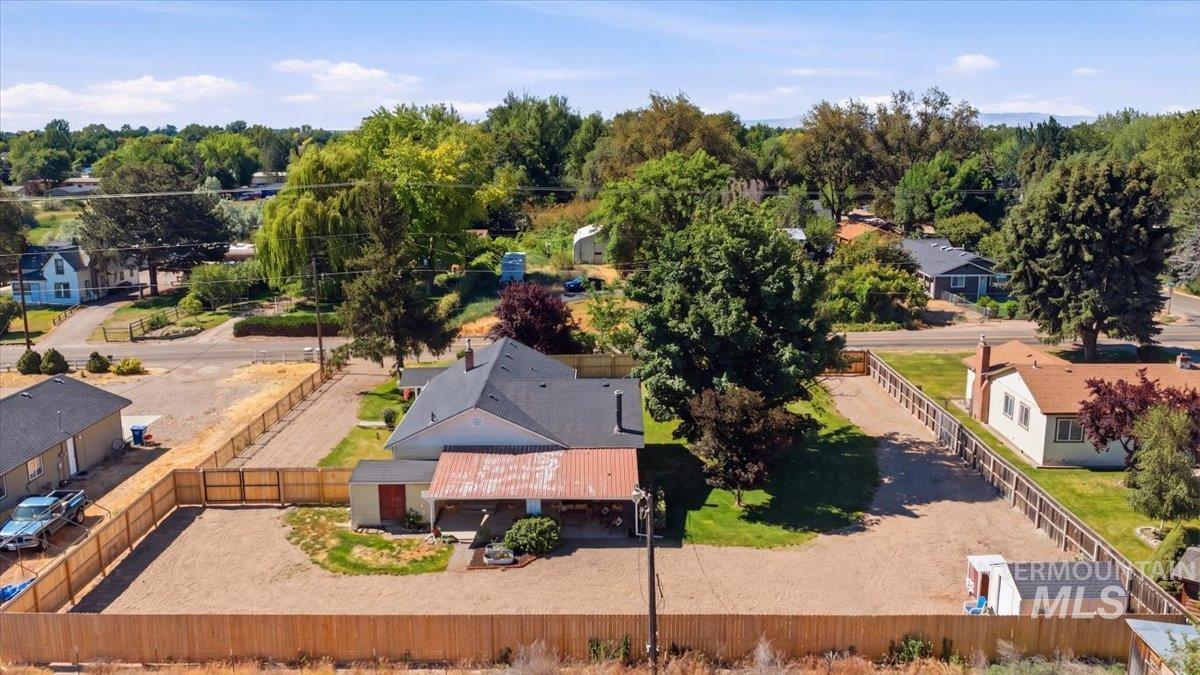 806 W Logan St Property Photo 29