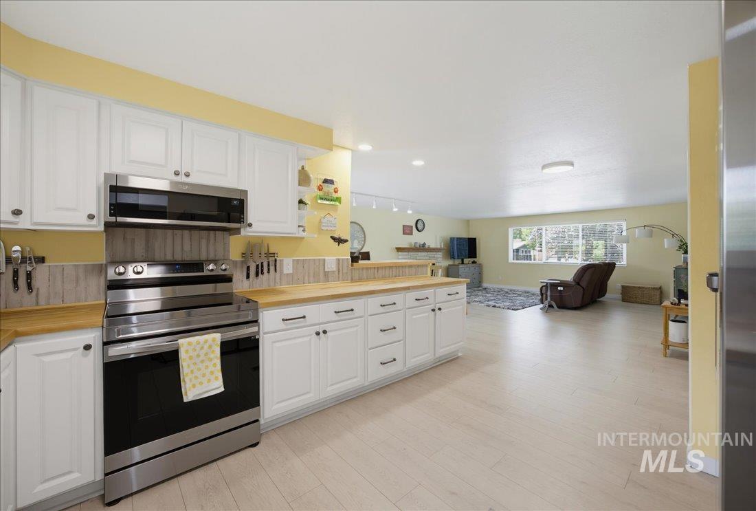 5300 N Warrington Dr. Property Photo 2