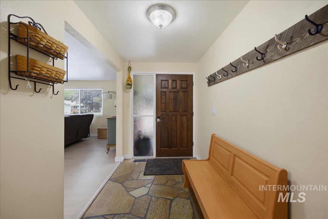 5300 N Warrington Dr. Property Photo 9