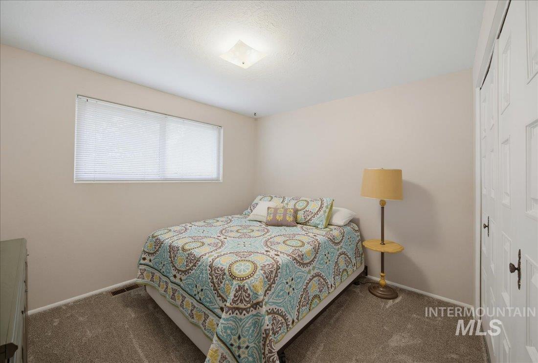 5300 N Warrington Dr. Property Photo 15