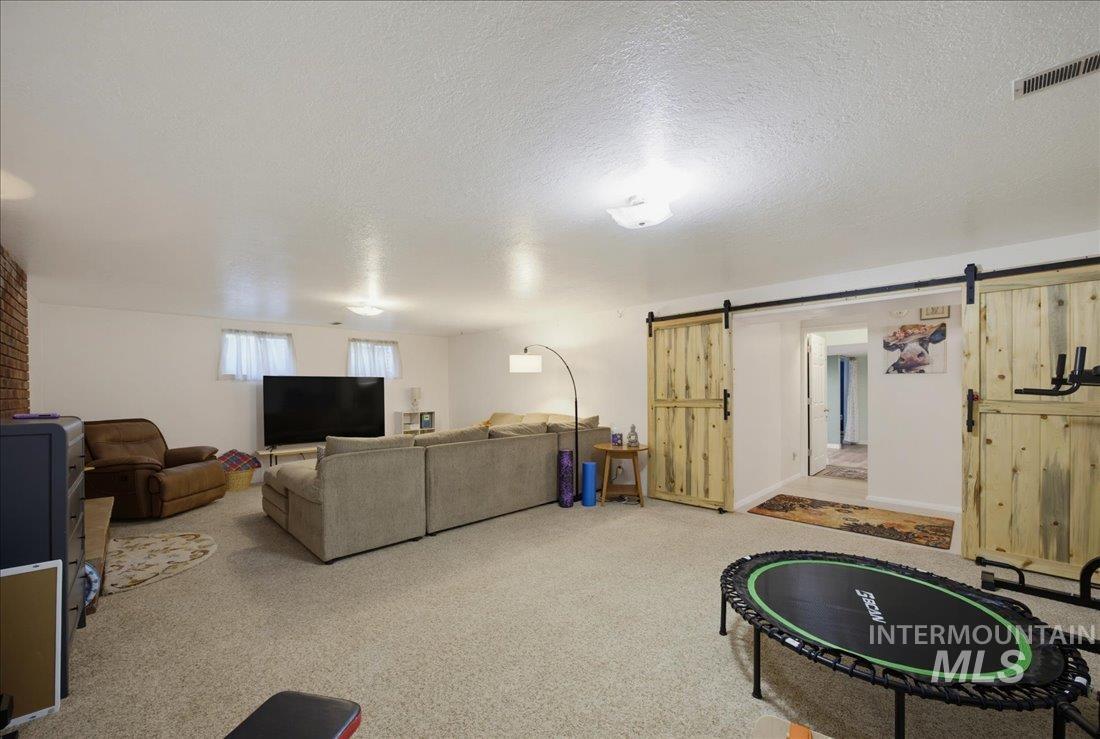 5300 N Warrington Dr. Property Photo 18