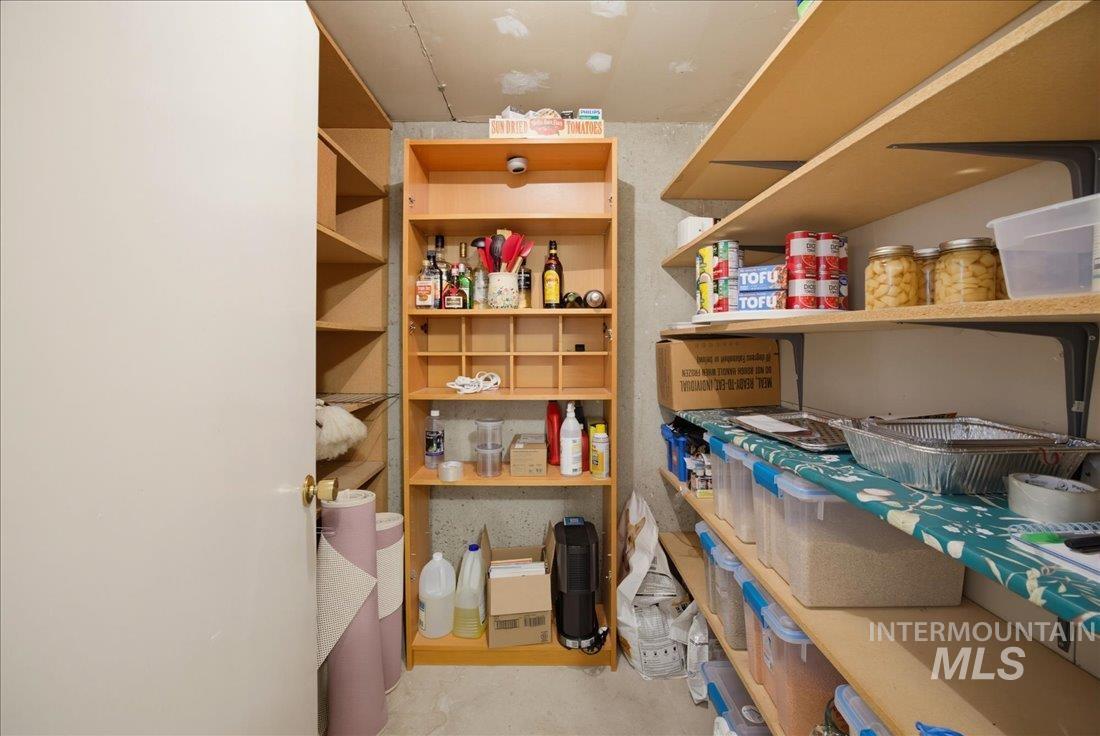 5300 N Warrington Dr. Property Photo 26