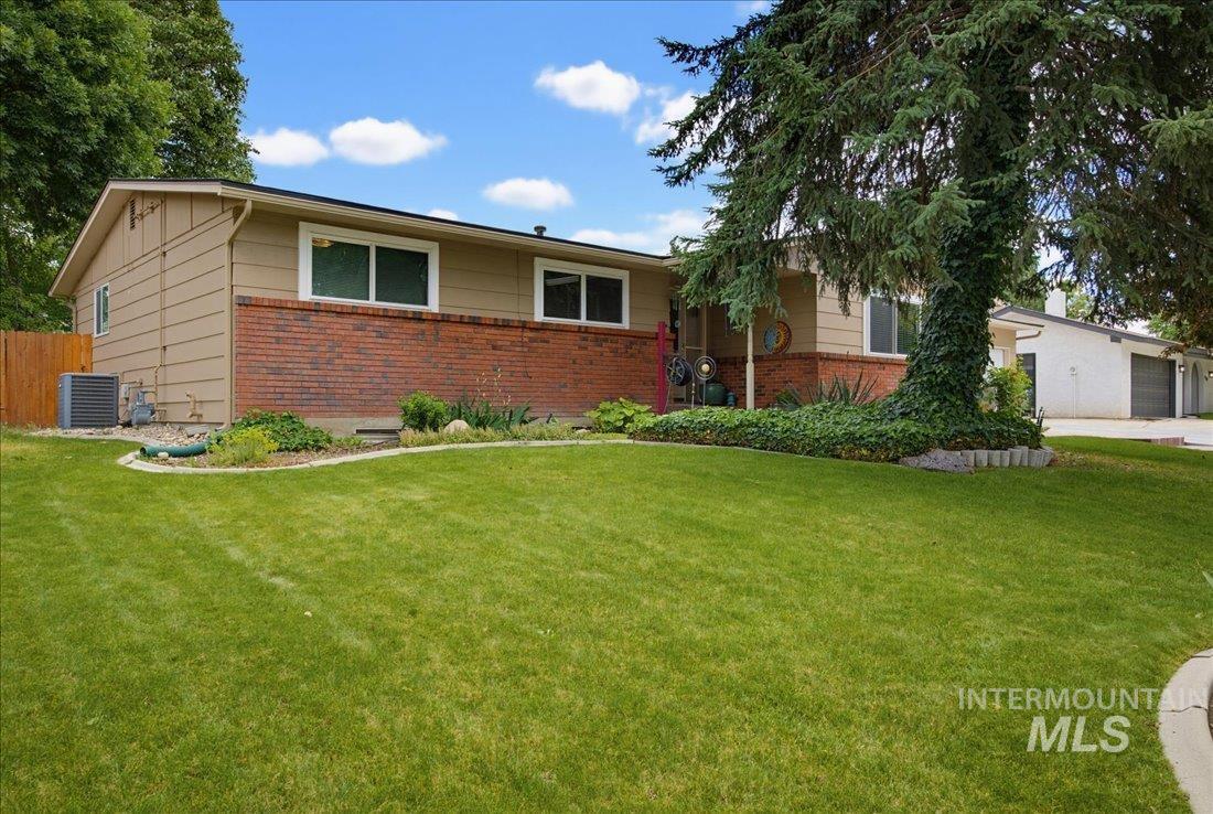 5300 N Warrington Dr. Property Photo 32