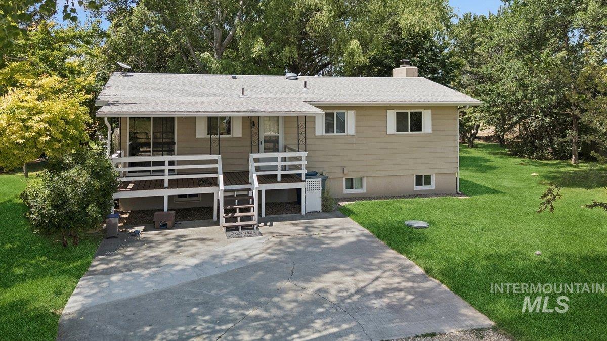 7714 Spring Drive Property Photo 1
