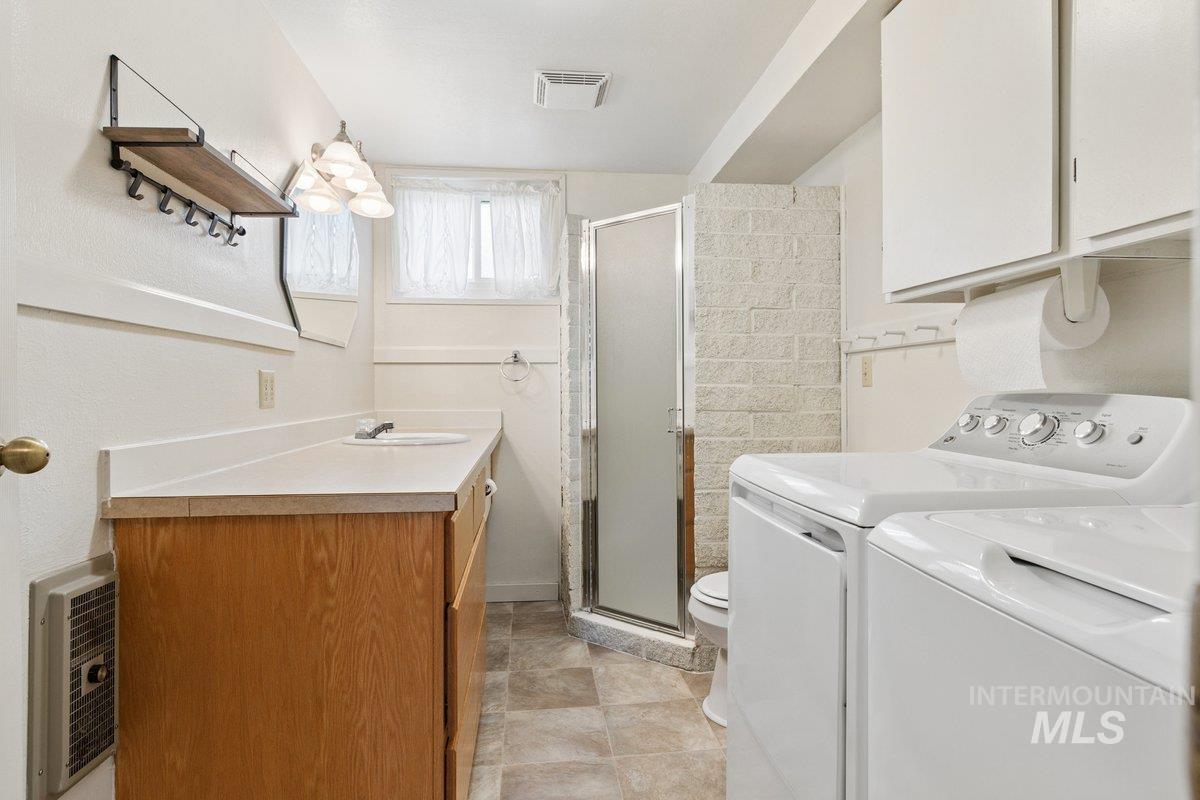 7714 Spring Drive Property Photo 14