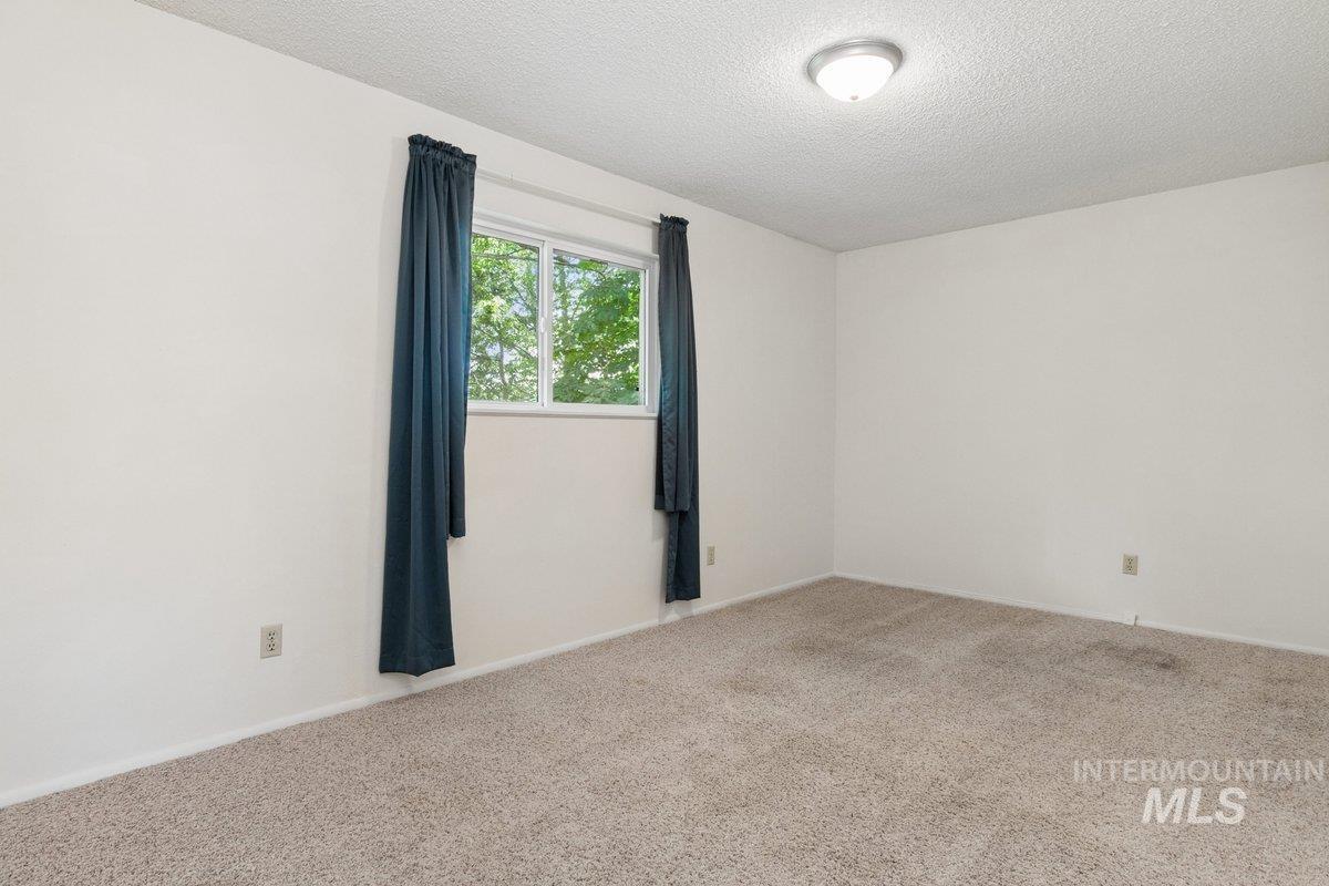 7714 Spring Drive Property Photo 21
