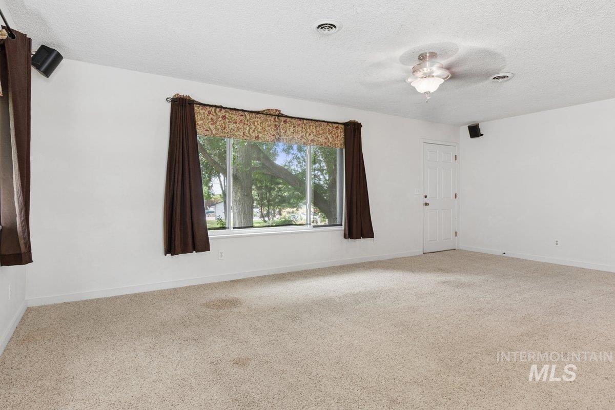 7714 Spring Drive Property Photo 23