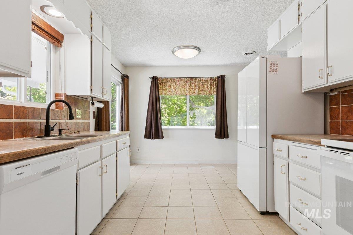 7714 Spring Drive Property Photo 40