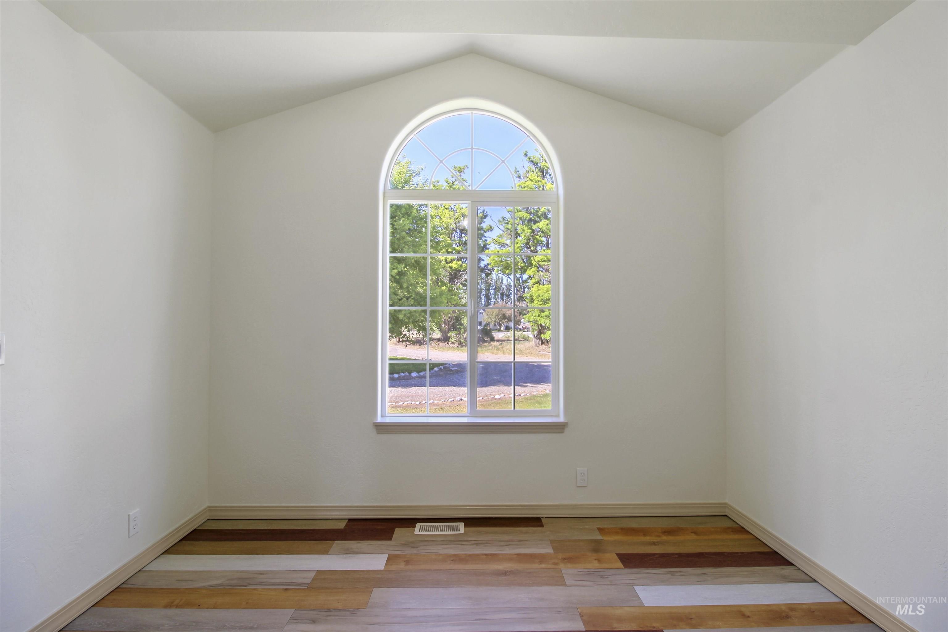 540 S 450 W Property Photo 16