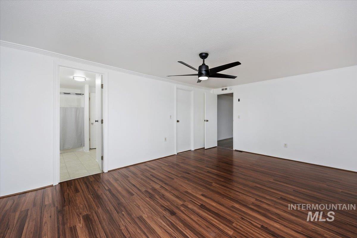 600 Date Street Property Photo 15