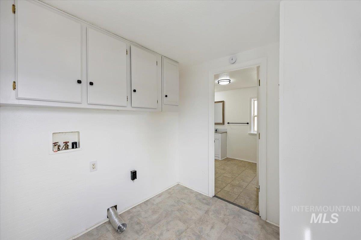 600 Date Street Property Photo 22