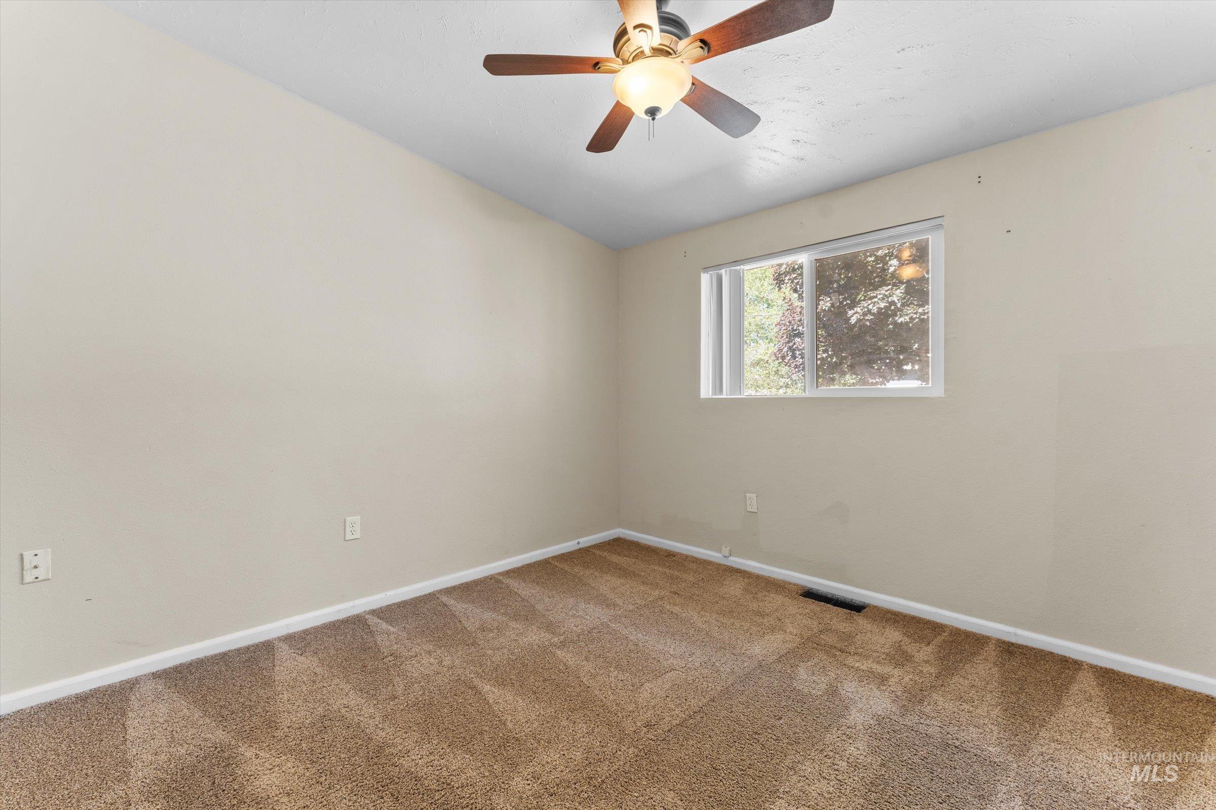 321 N 4th W Property Photo 14