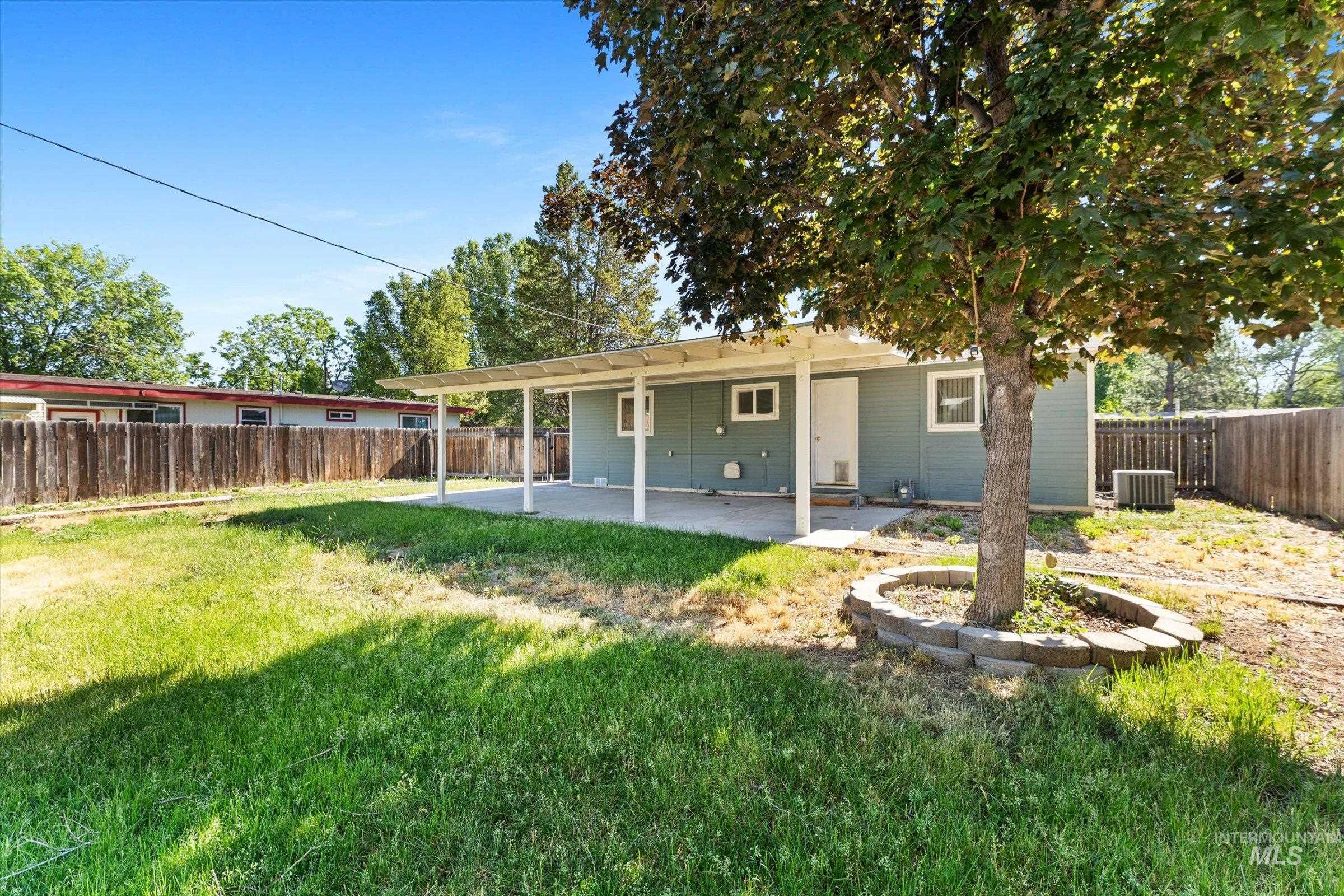 321 N 4th W Property Photo 22