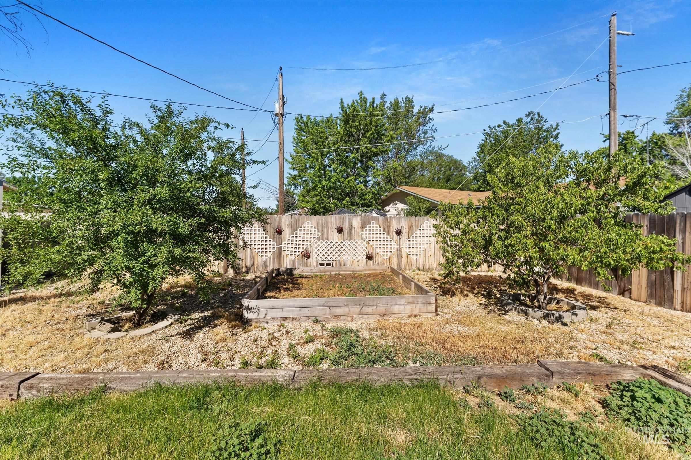 321 N 4th W Property Photo 23