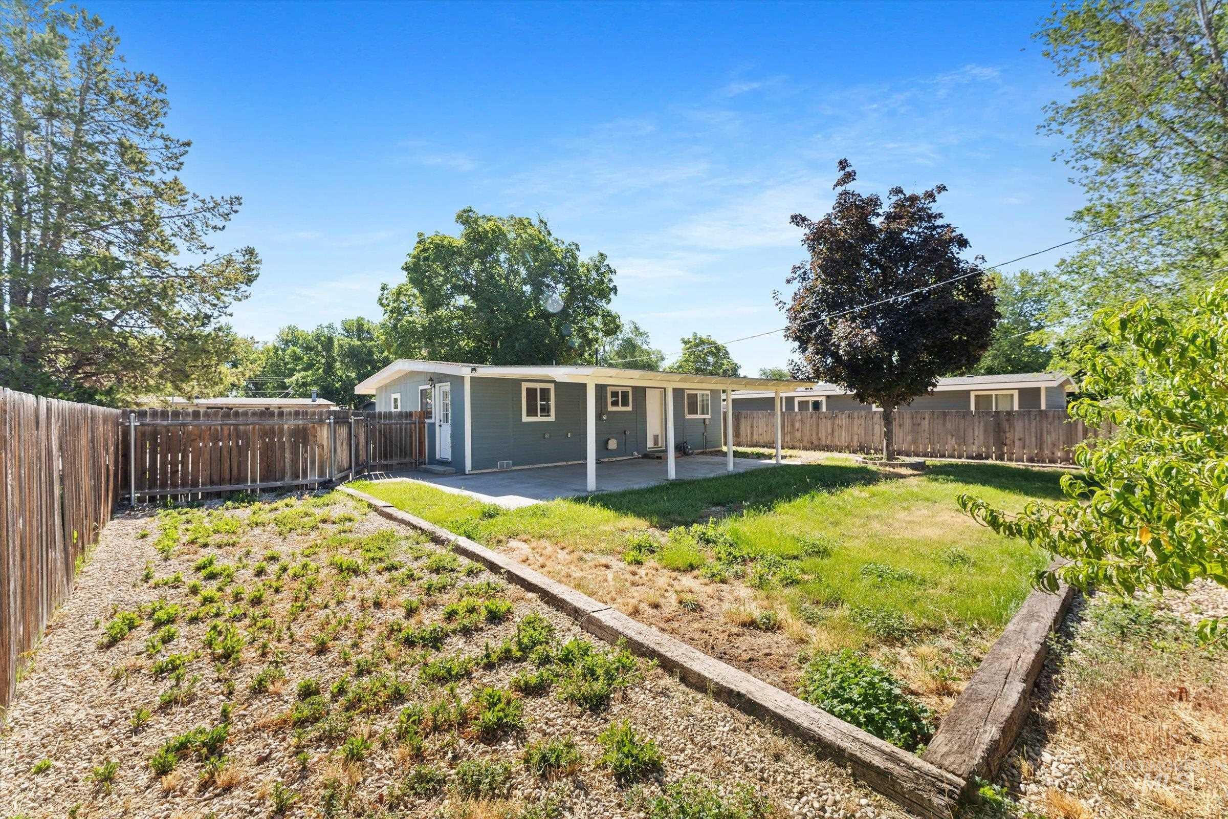 321 N 4th W Property Photo 25