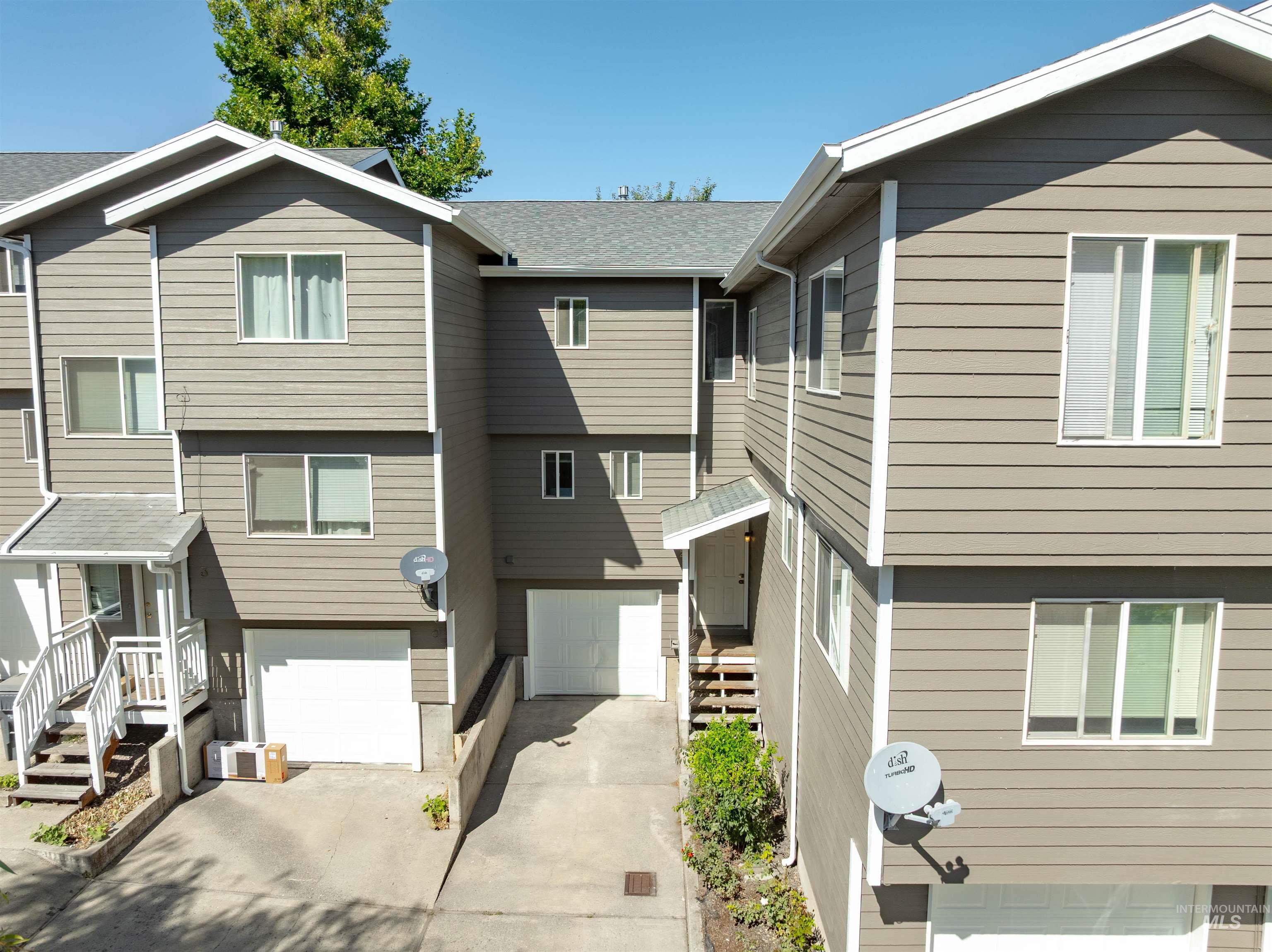 562 Deer Meadow Ct Property Photo 1