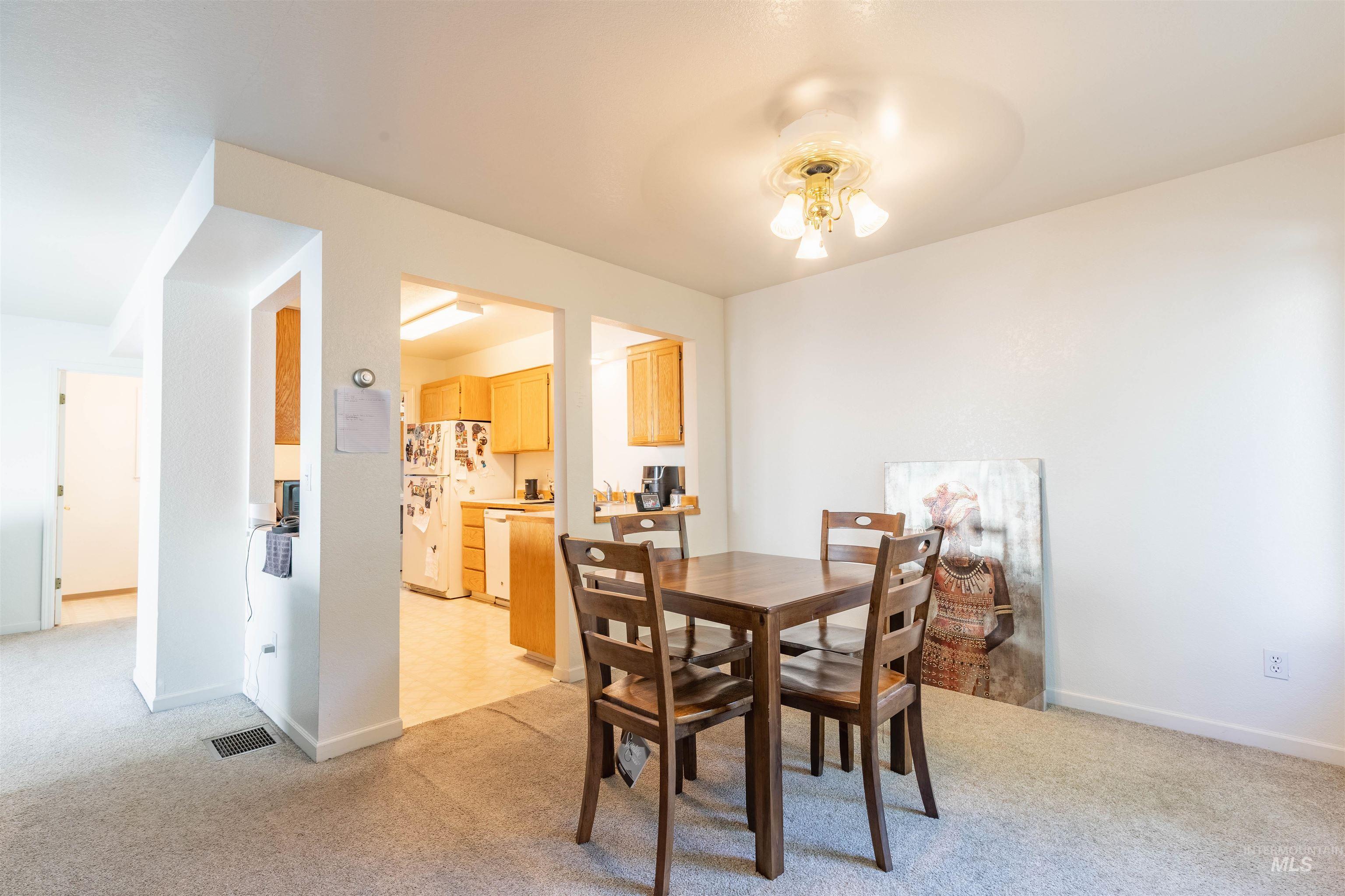 562 Deer Meadow Ct Property Photo 7