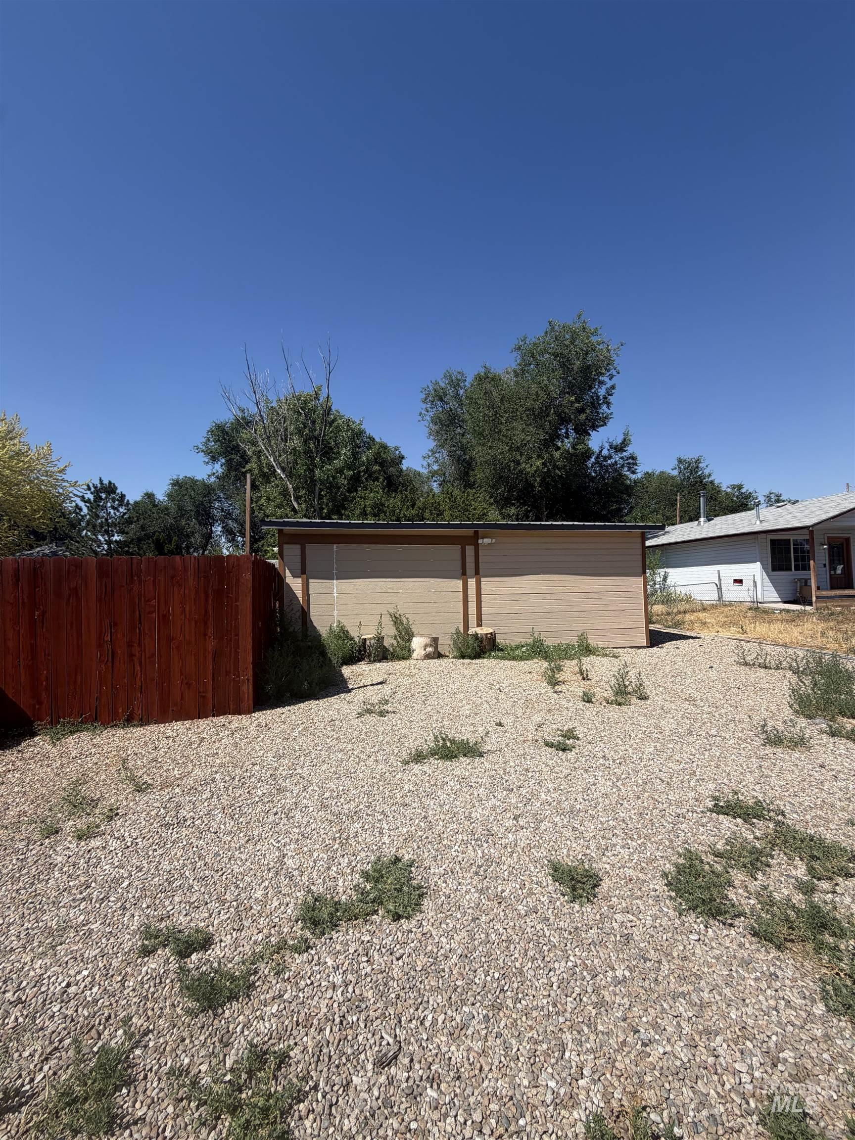 204 N Sugar St Property Photo 11