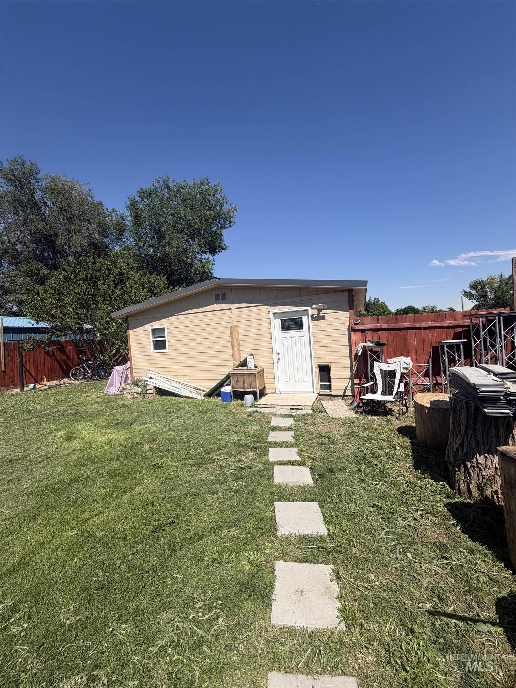 204 N Sugar St Property Photo 12