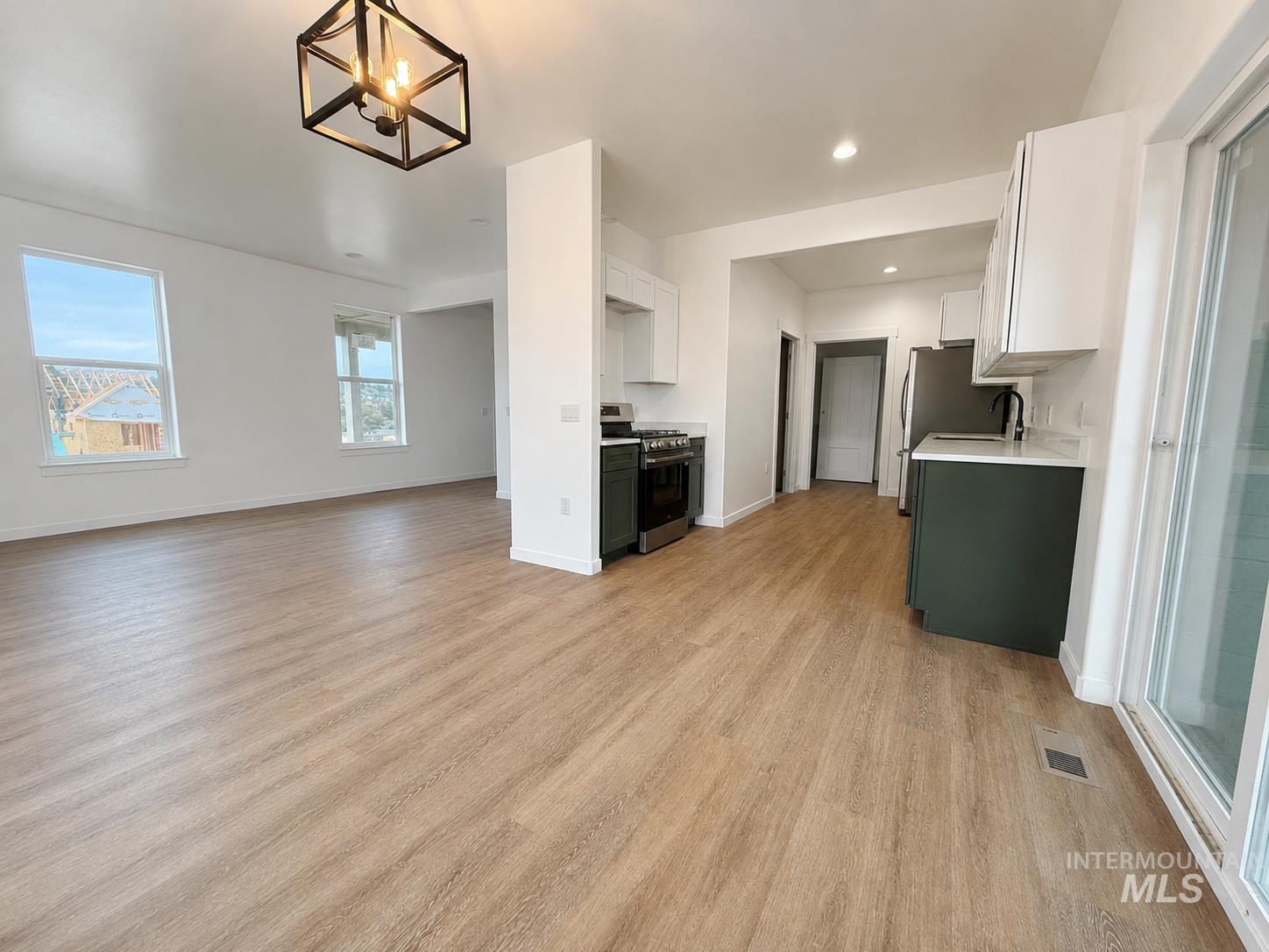 1091 Edington Property Photo 5