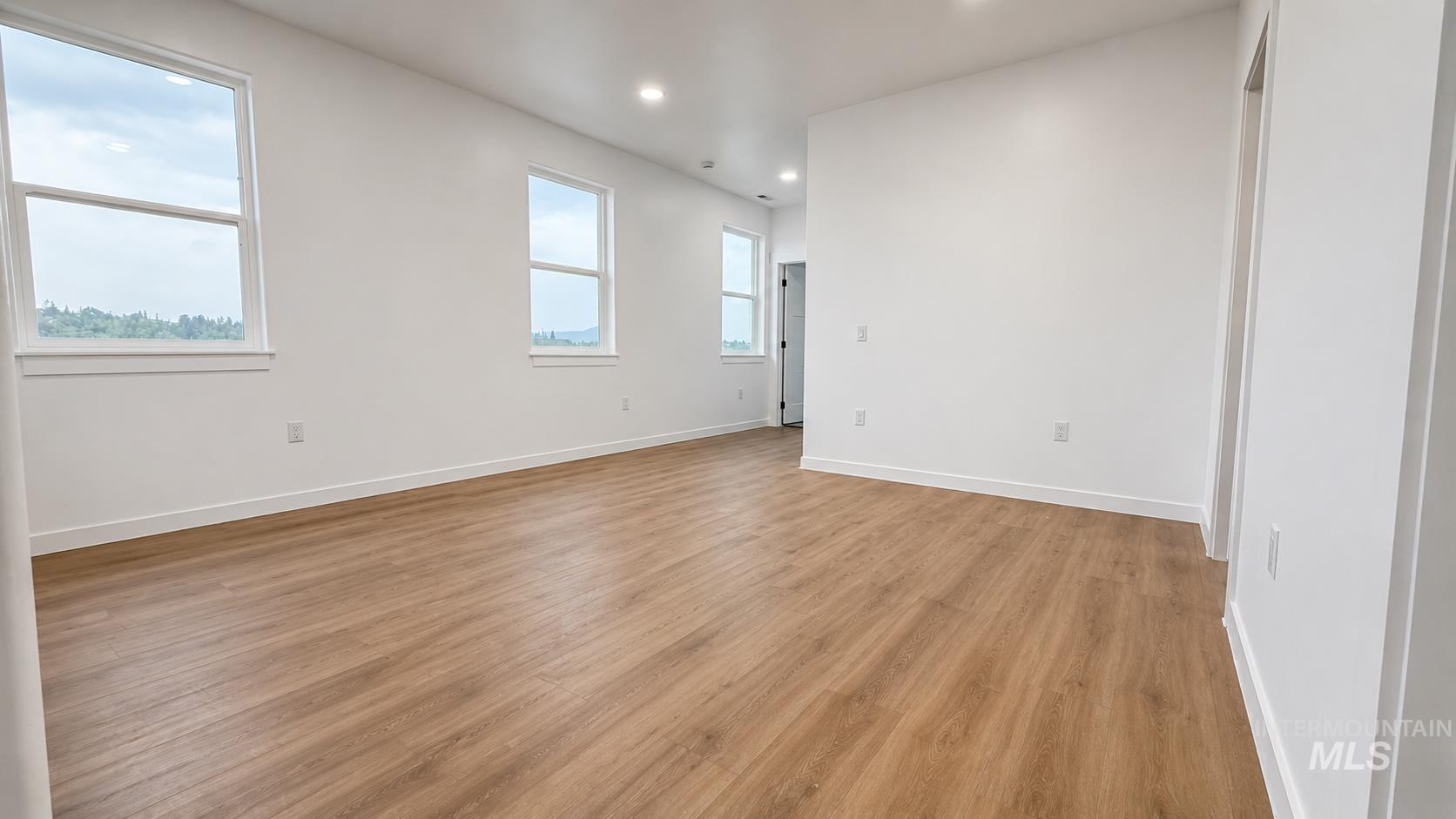 1091 Edington Property Photo 11