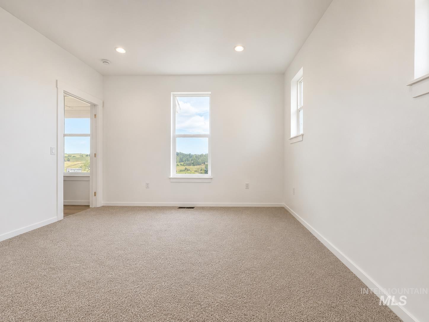 1091 Edington Property Photo 13