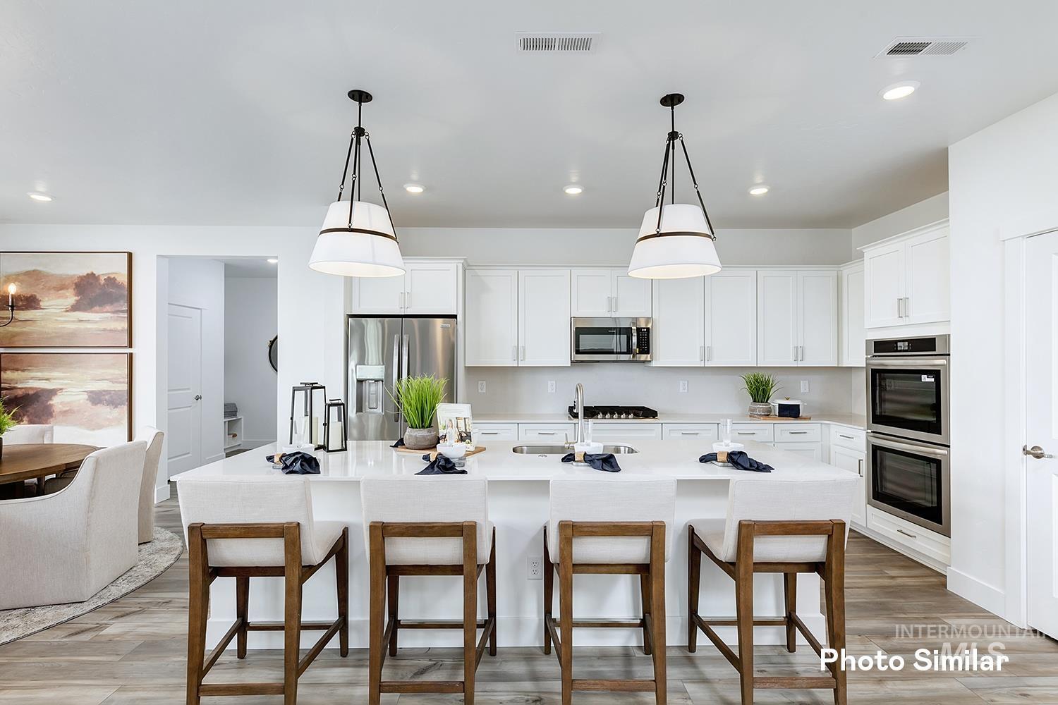 15046 Irisation Ave Property Photo 5