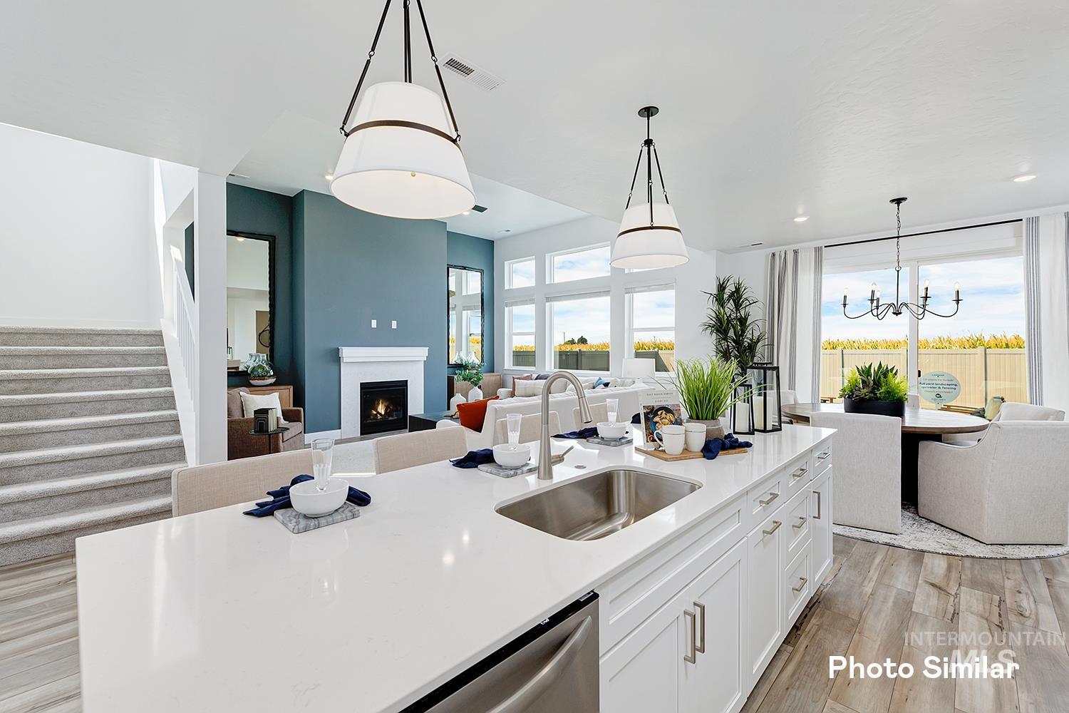 15046 Irisation Ave Property Photo 9