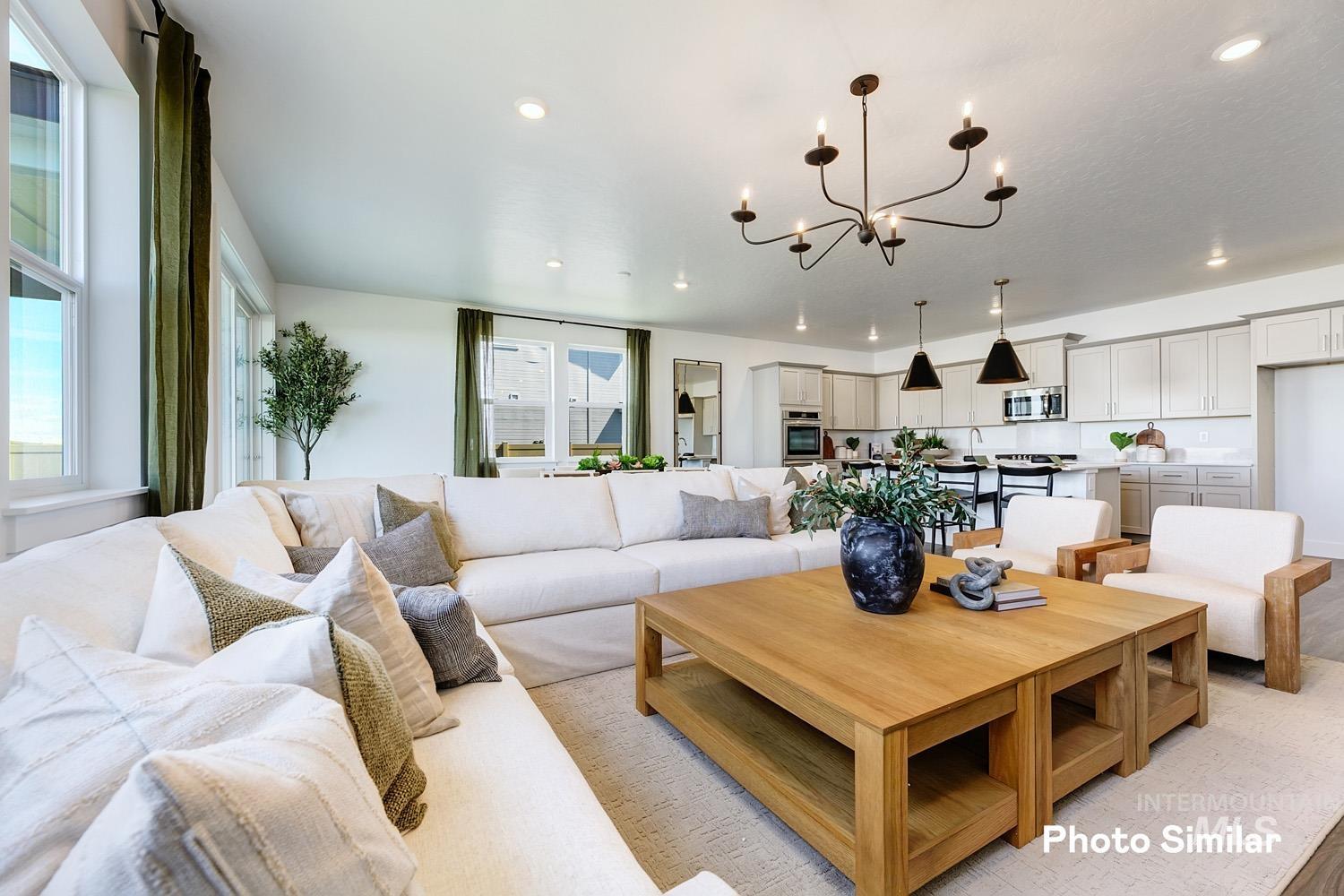 15058 Irisation Ave Property Photo 6
