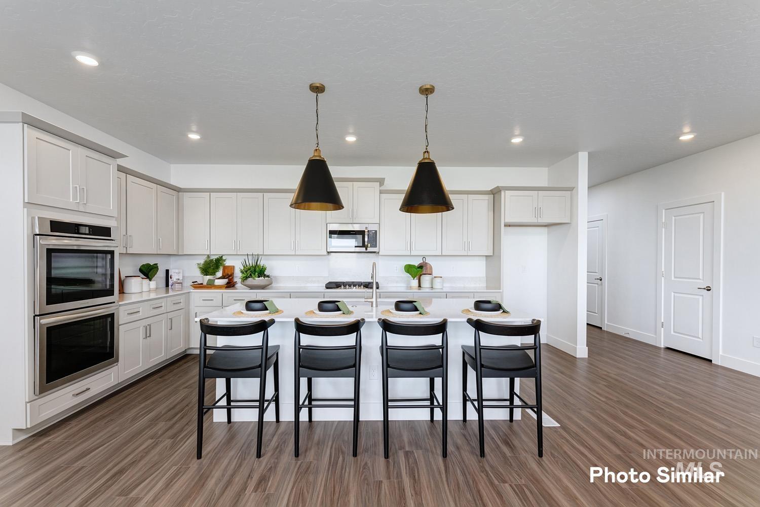 15058 Irisation Ave Property Photo 10