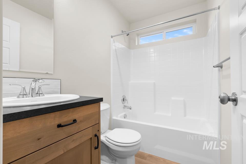 1385 Solstice St Property Photo 6