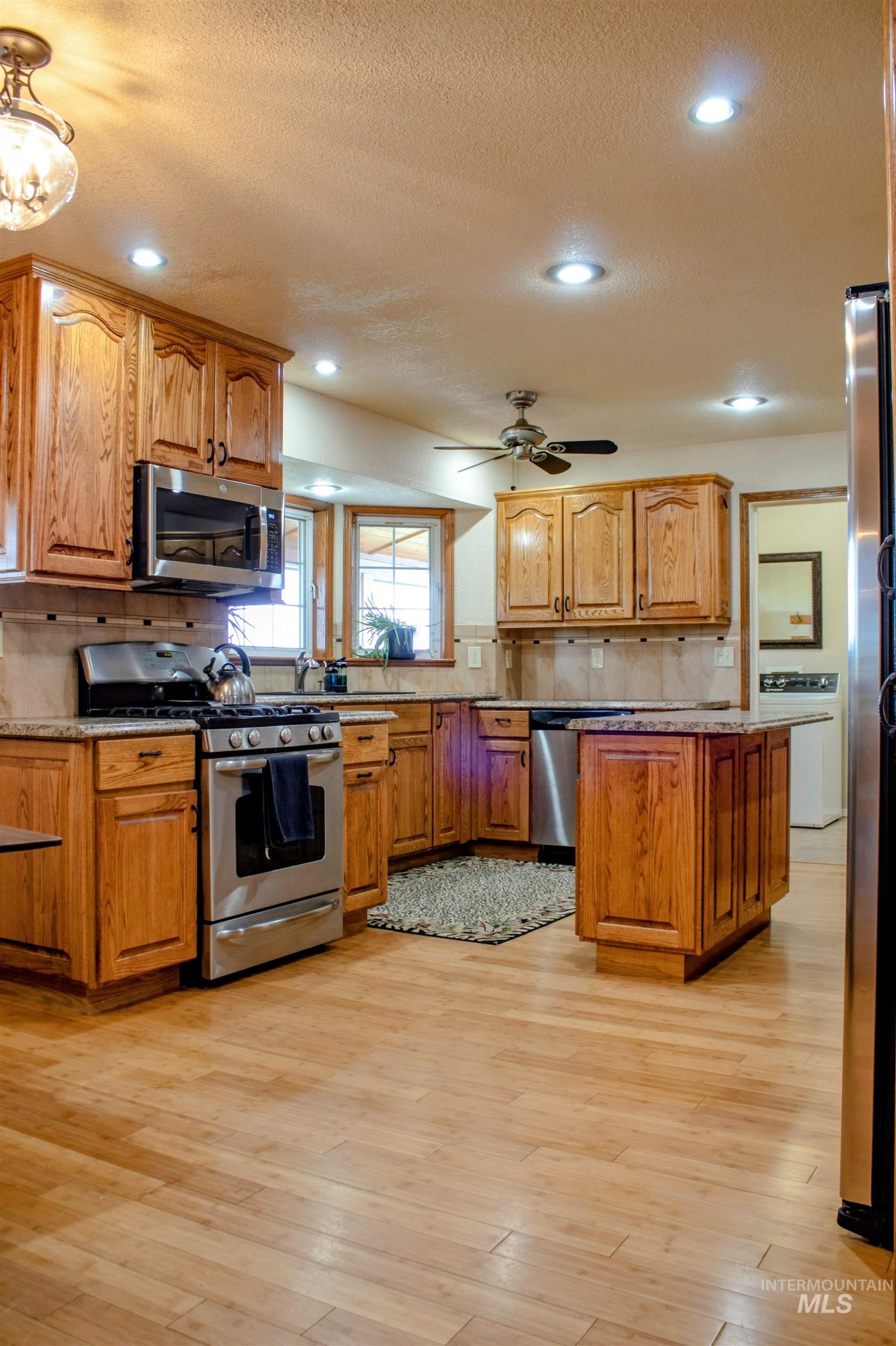 118 Adams Ct Property Photo 6