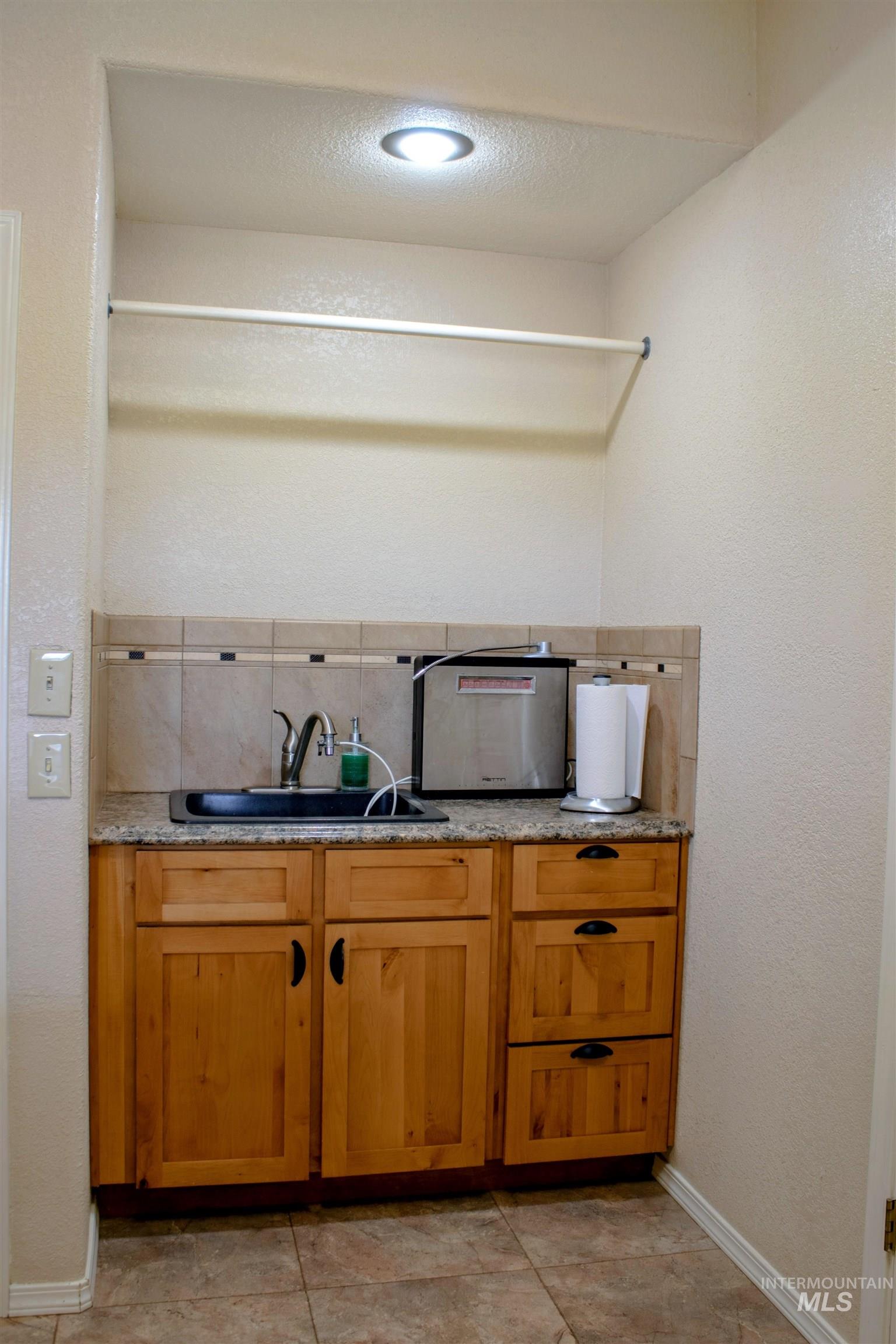 118 Adams Ct Property Photo 19