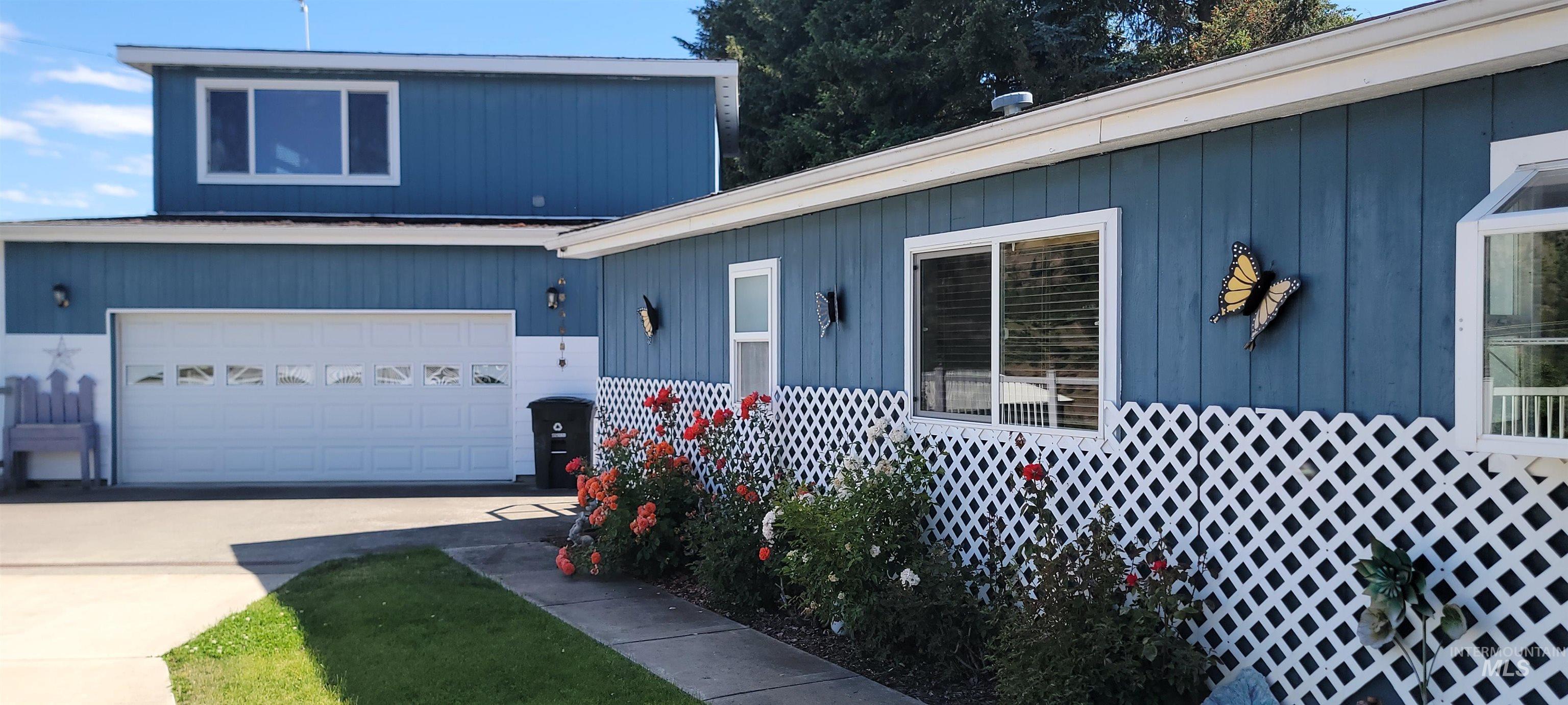 502 4th Property Photo 2