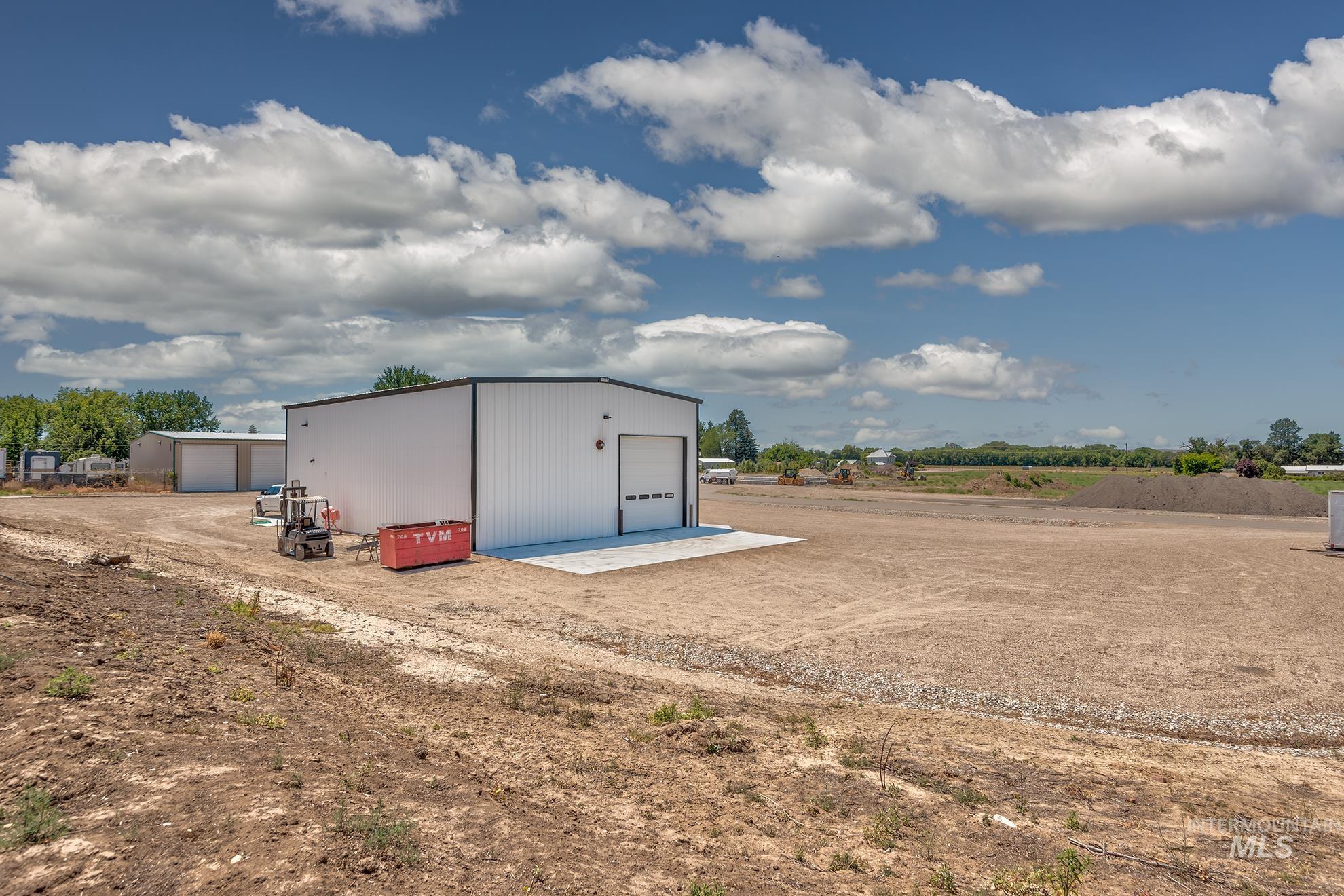 10230 Business Park Dr Property Photo 19