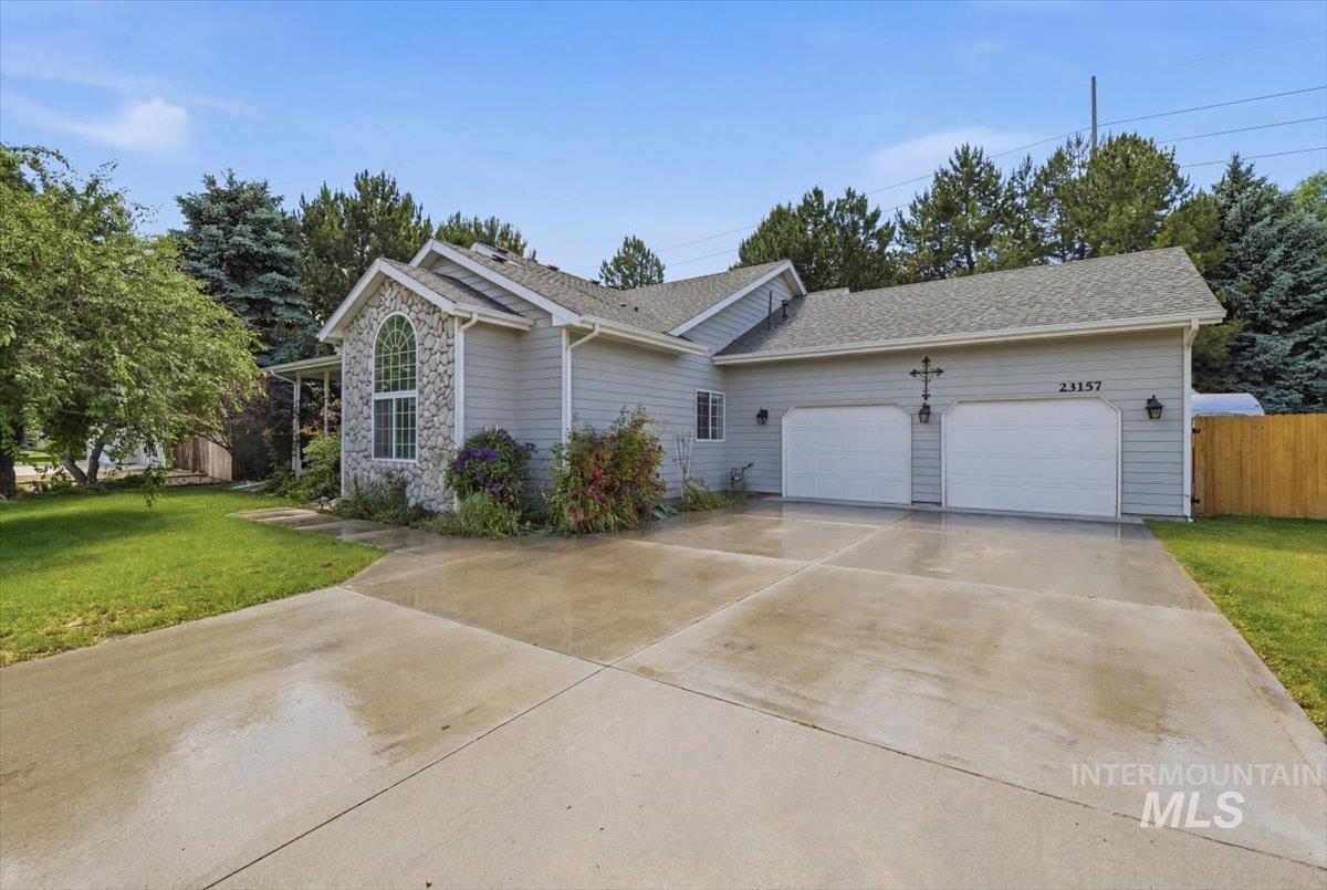 23157 Forest Hills Loop Property Photo 2
