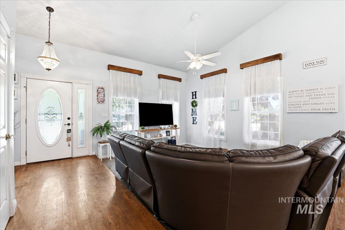 23157 Forest Hills Loop Property Photo 9