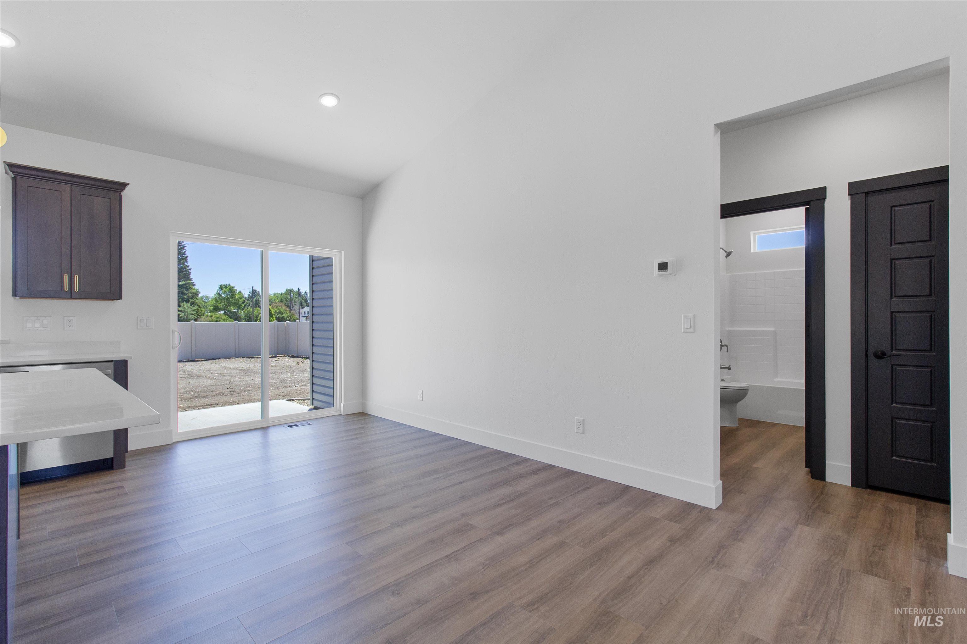 207 W First St. Property Photo 17