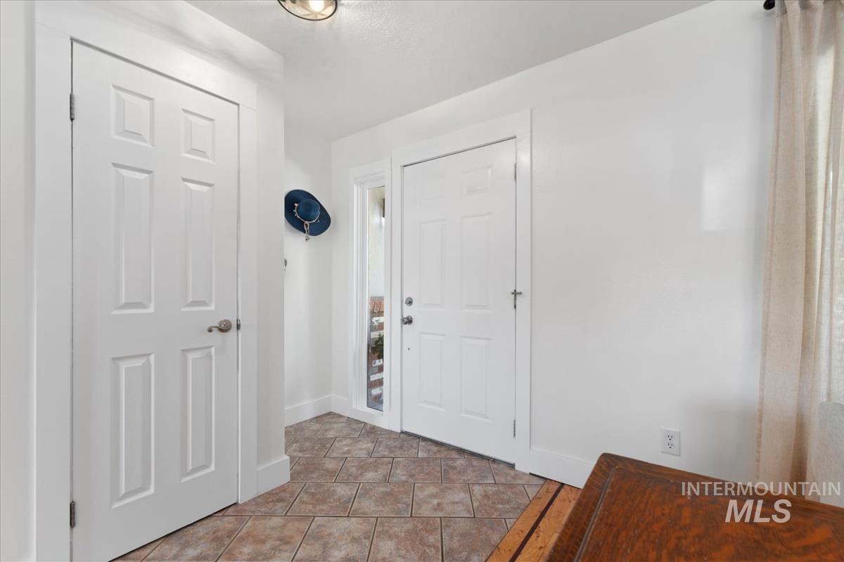 3016 S Heritage Ave Property Photo 4